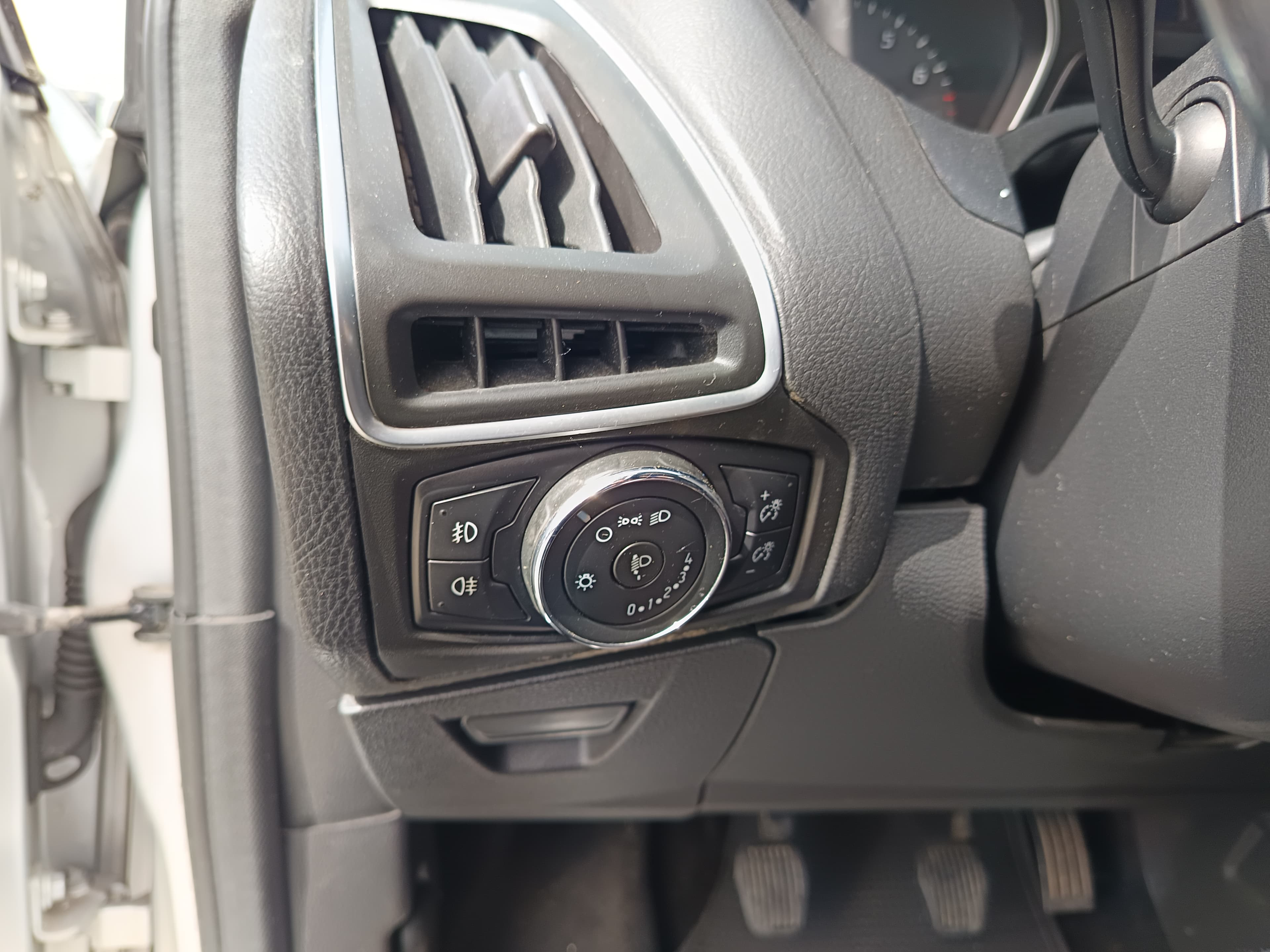 Ford Focus · Ano 2013 — image 28