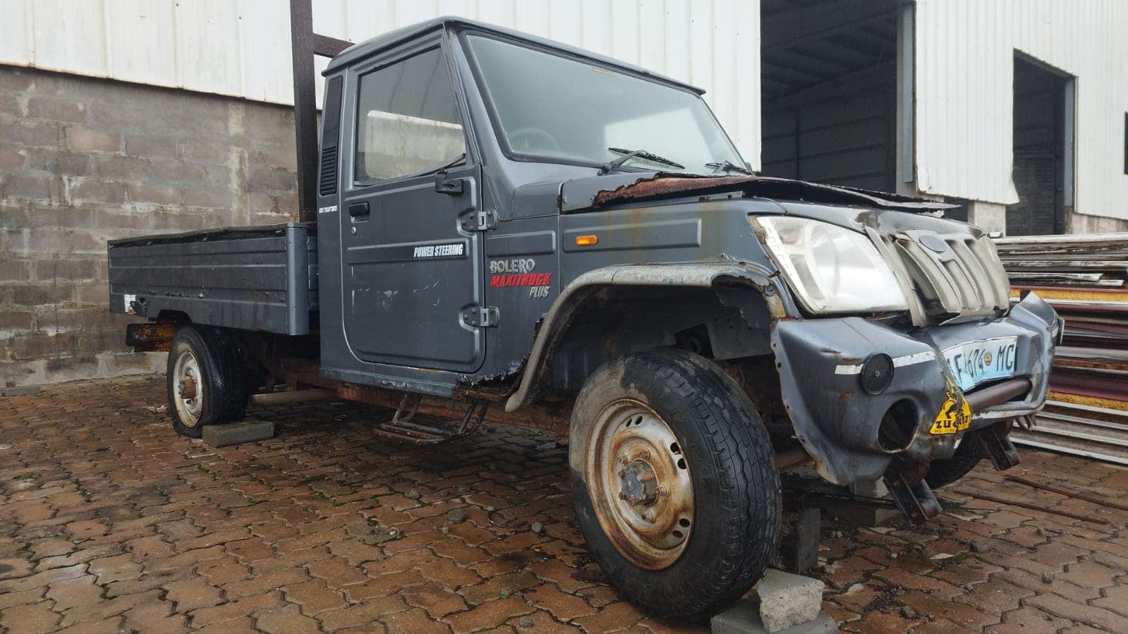 MAHINDRA BOLERO
