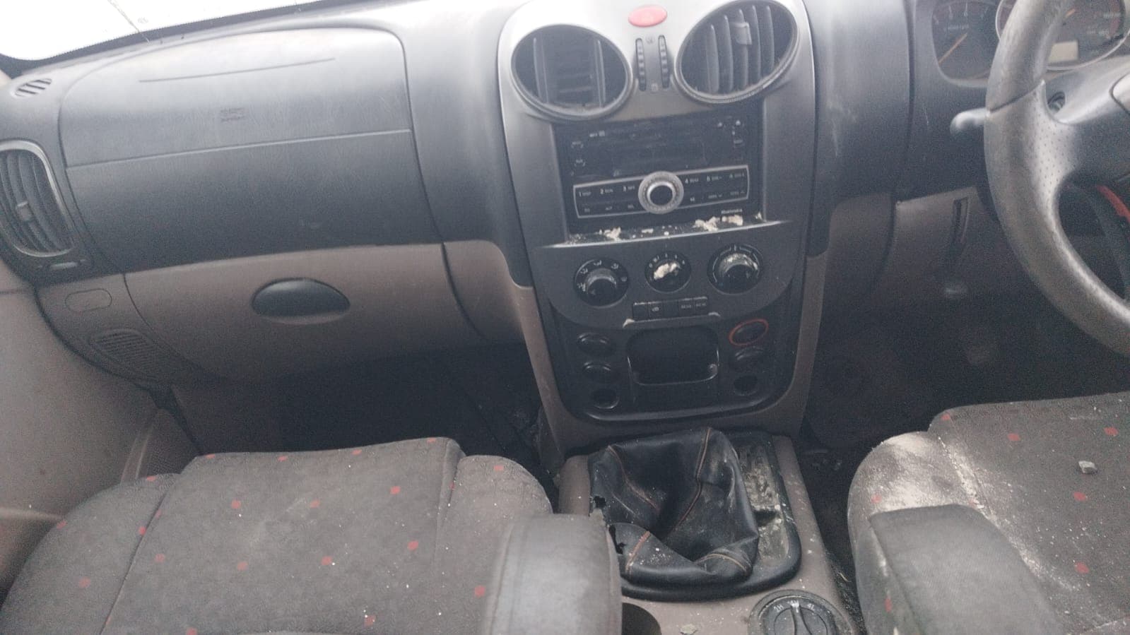 MAHINDRA PIK UP — imagen 16