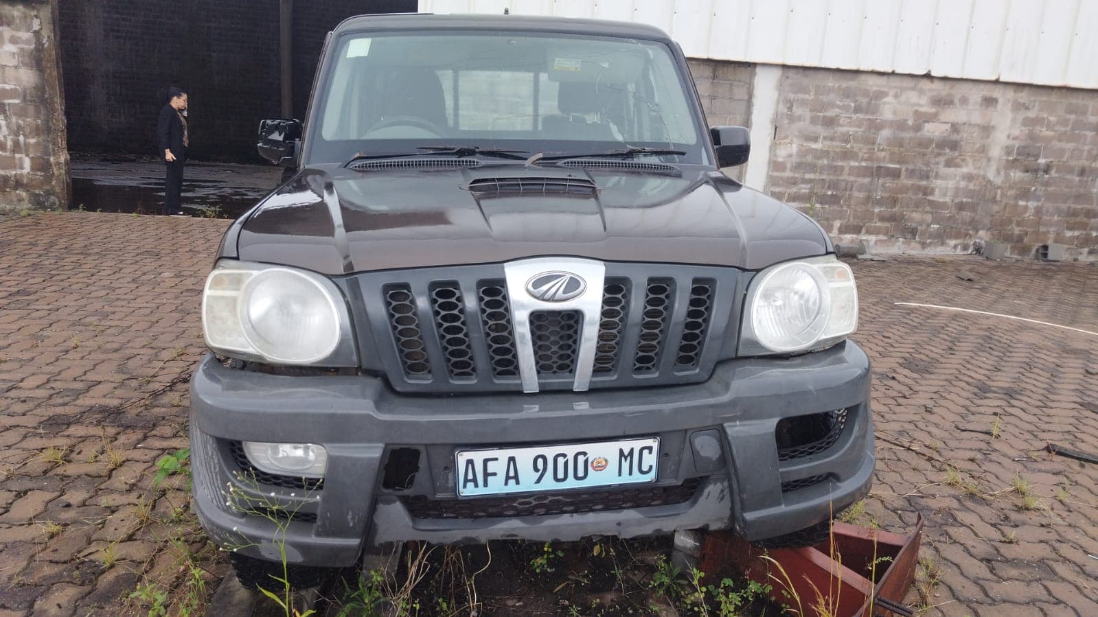 MAHINDRA PIK UP