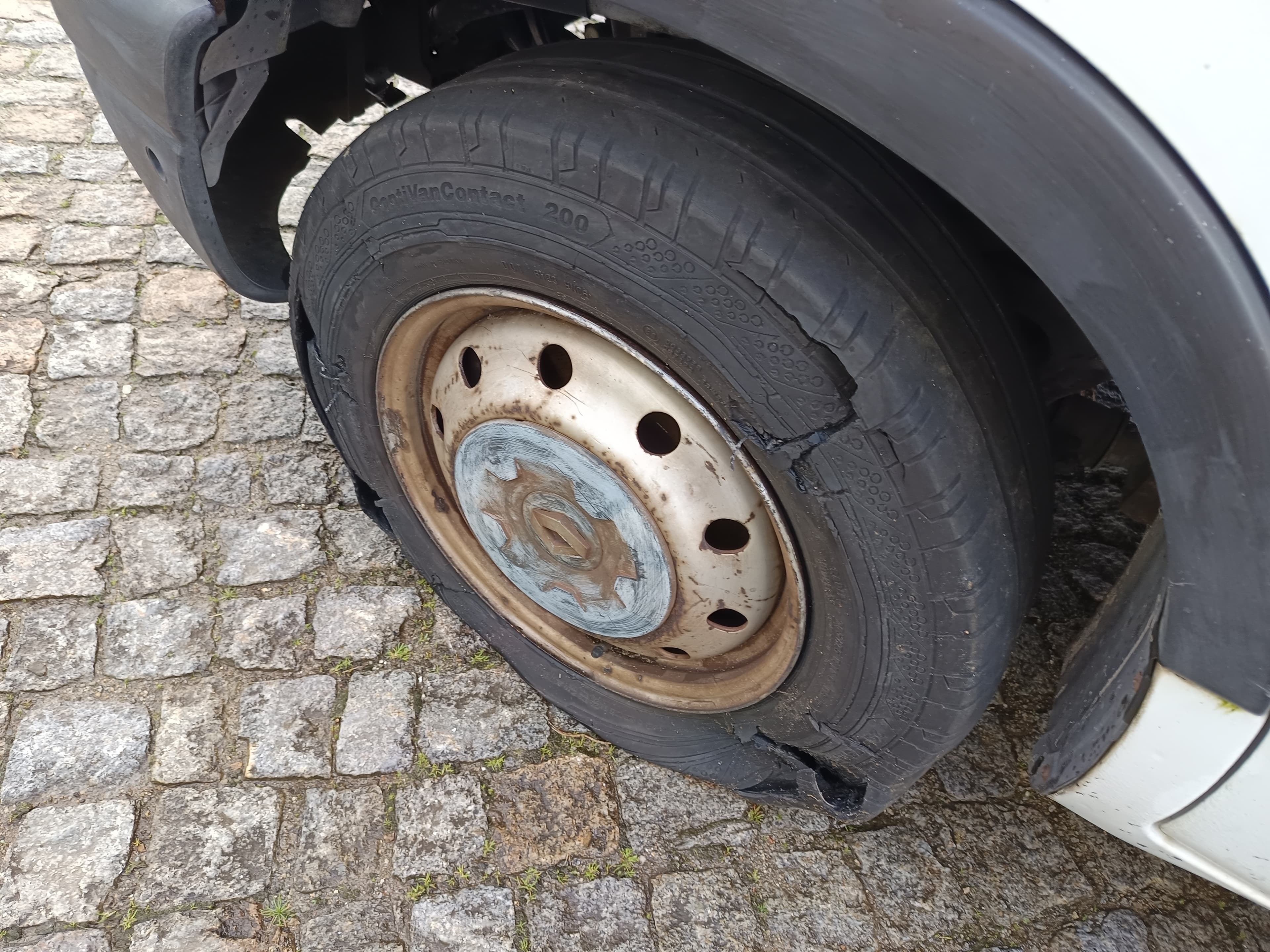 Renault Master · Ano 2002 — image 8