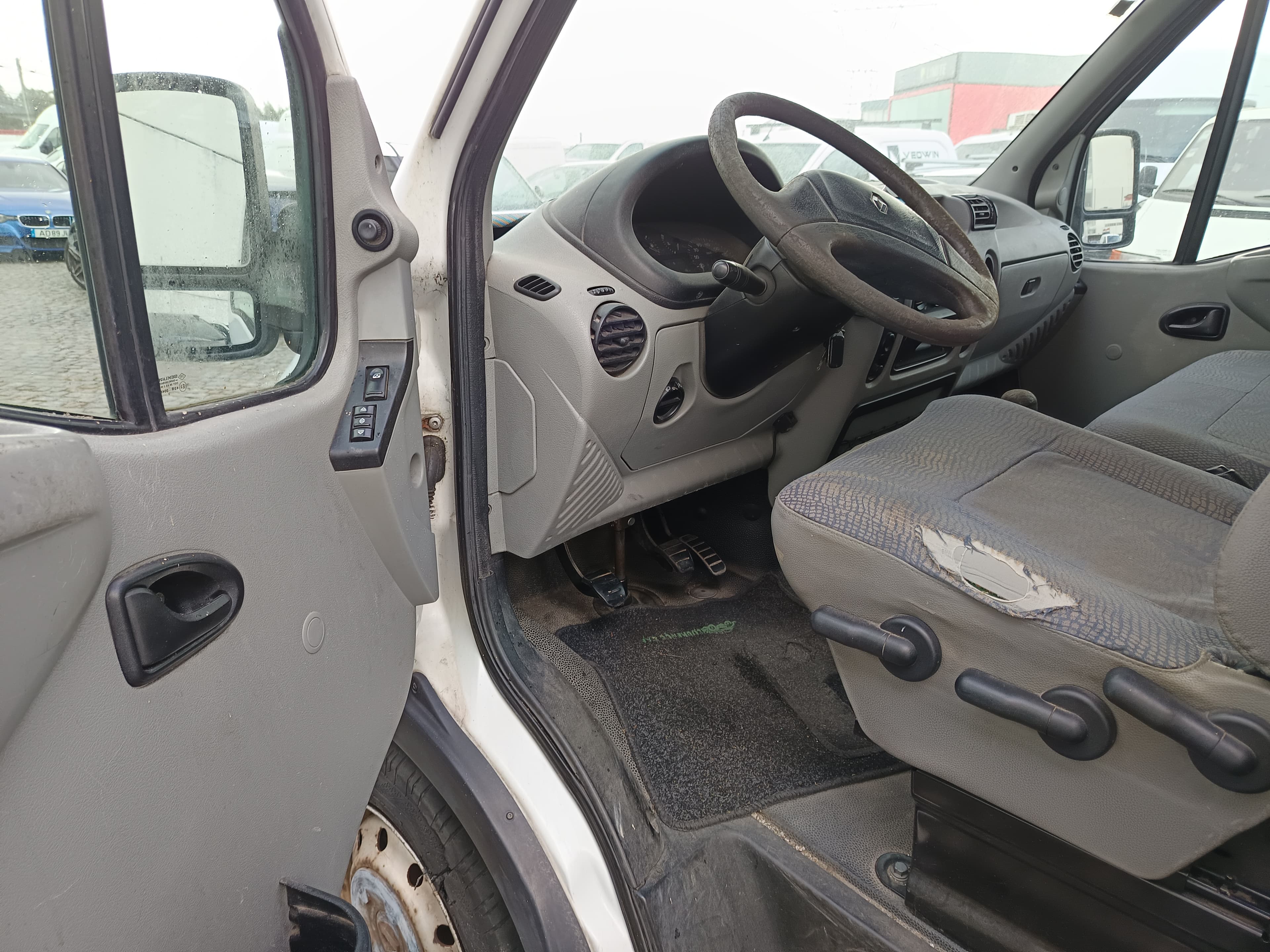 Renault Master · Ano 2002 — image 22
