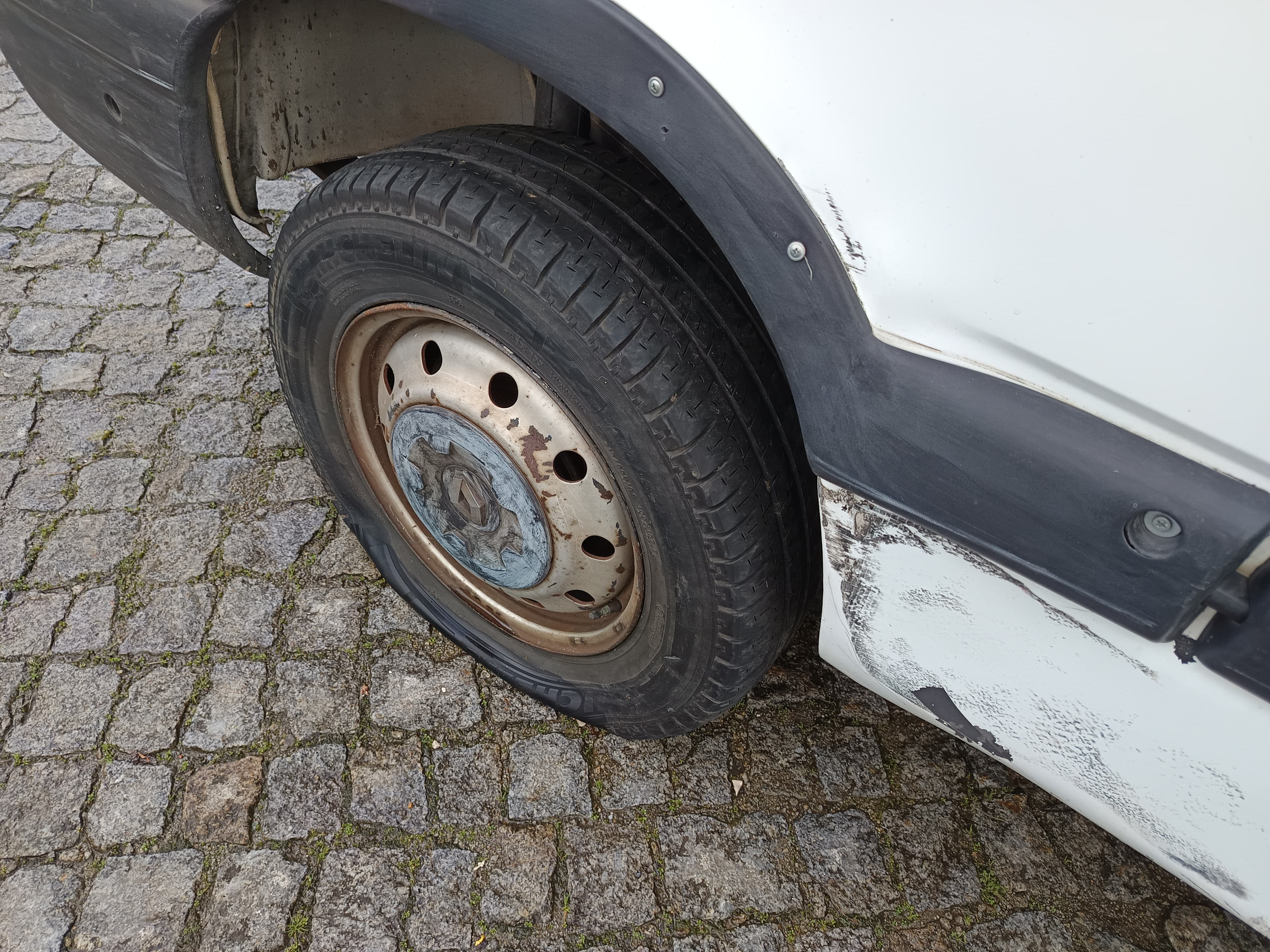 Renault Master · Ano 2002 — image 10