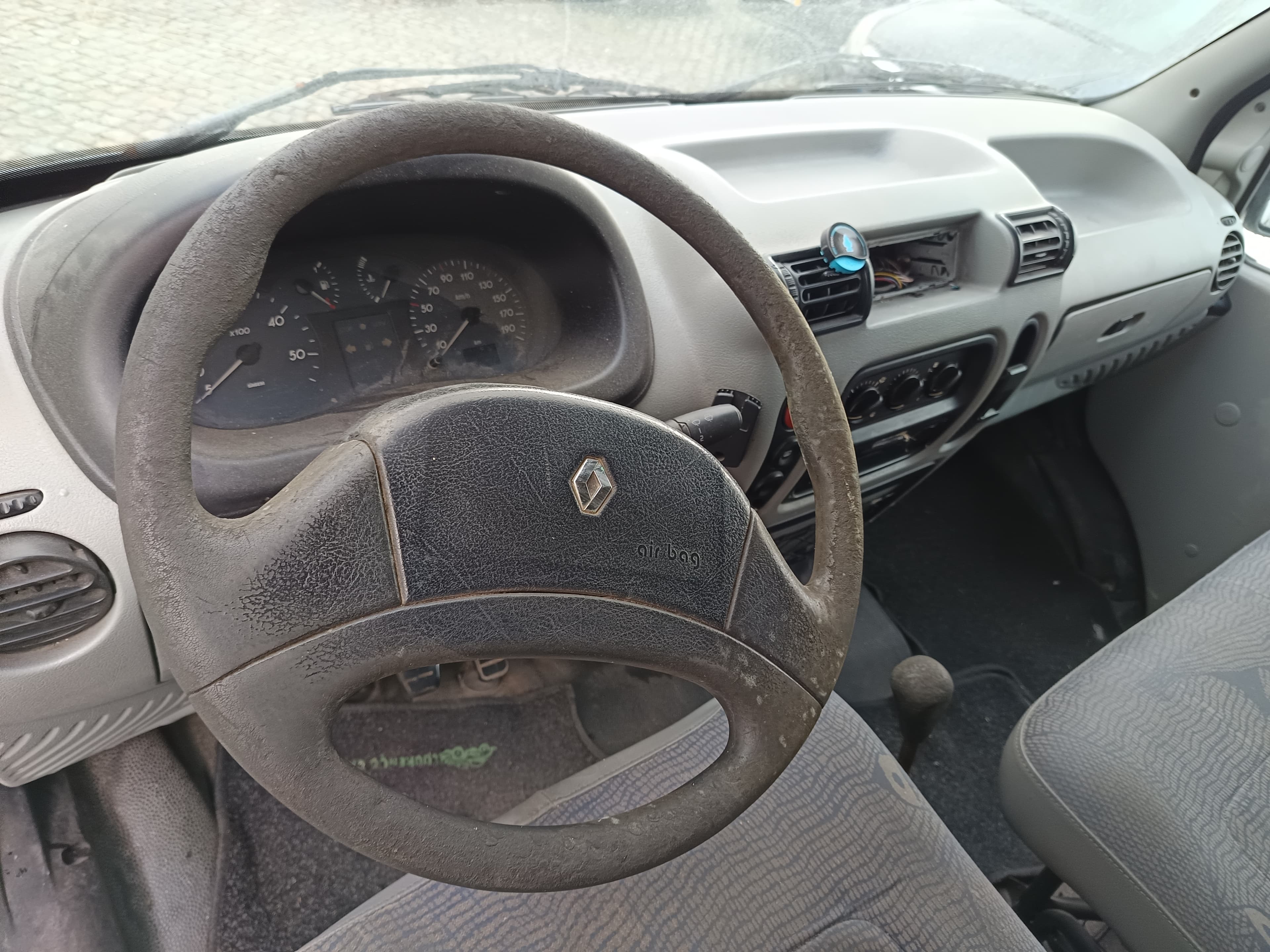 Renault Master · Ano 2002 — image 26