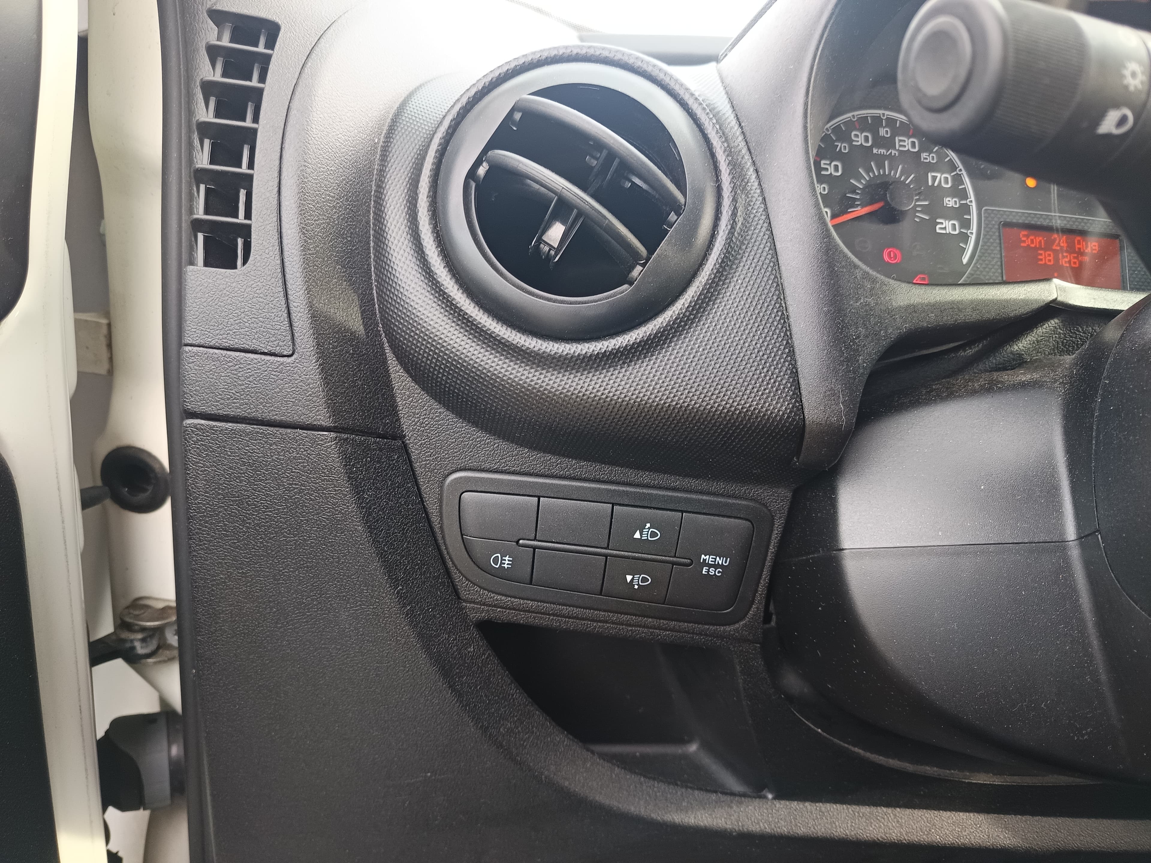 Fiat Fiorino · Ano 2014 — imagem 30