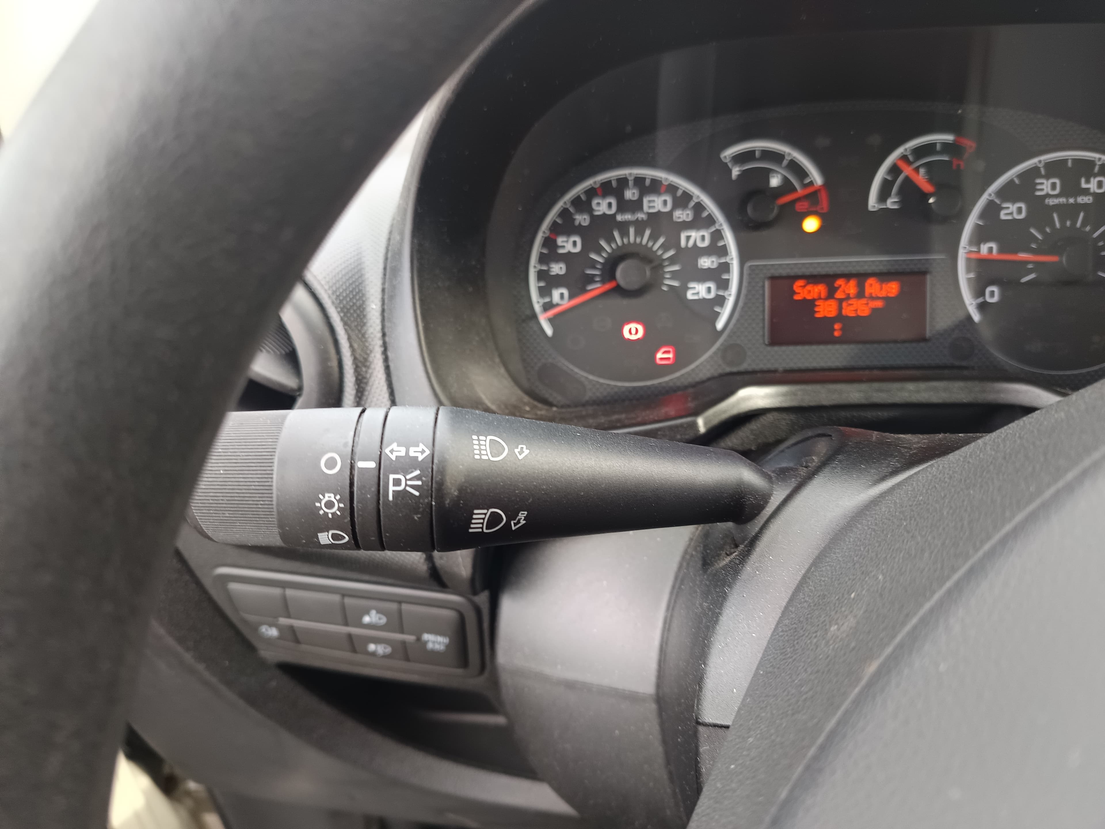Fiat Fiorino · Ano 2014 — imagem 29