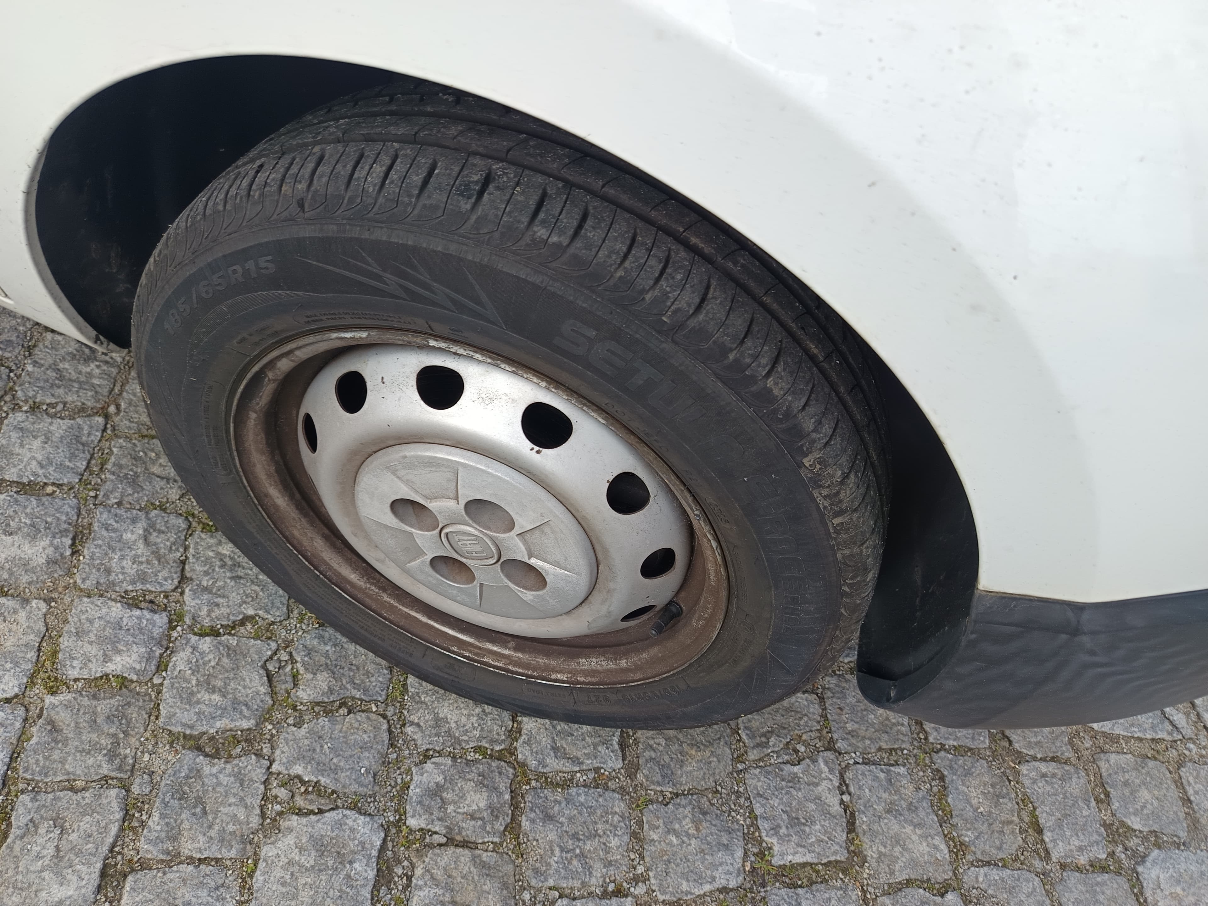 Fiat Fiorino · Ano 2014 — imagem 7