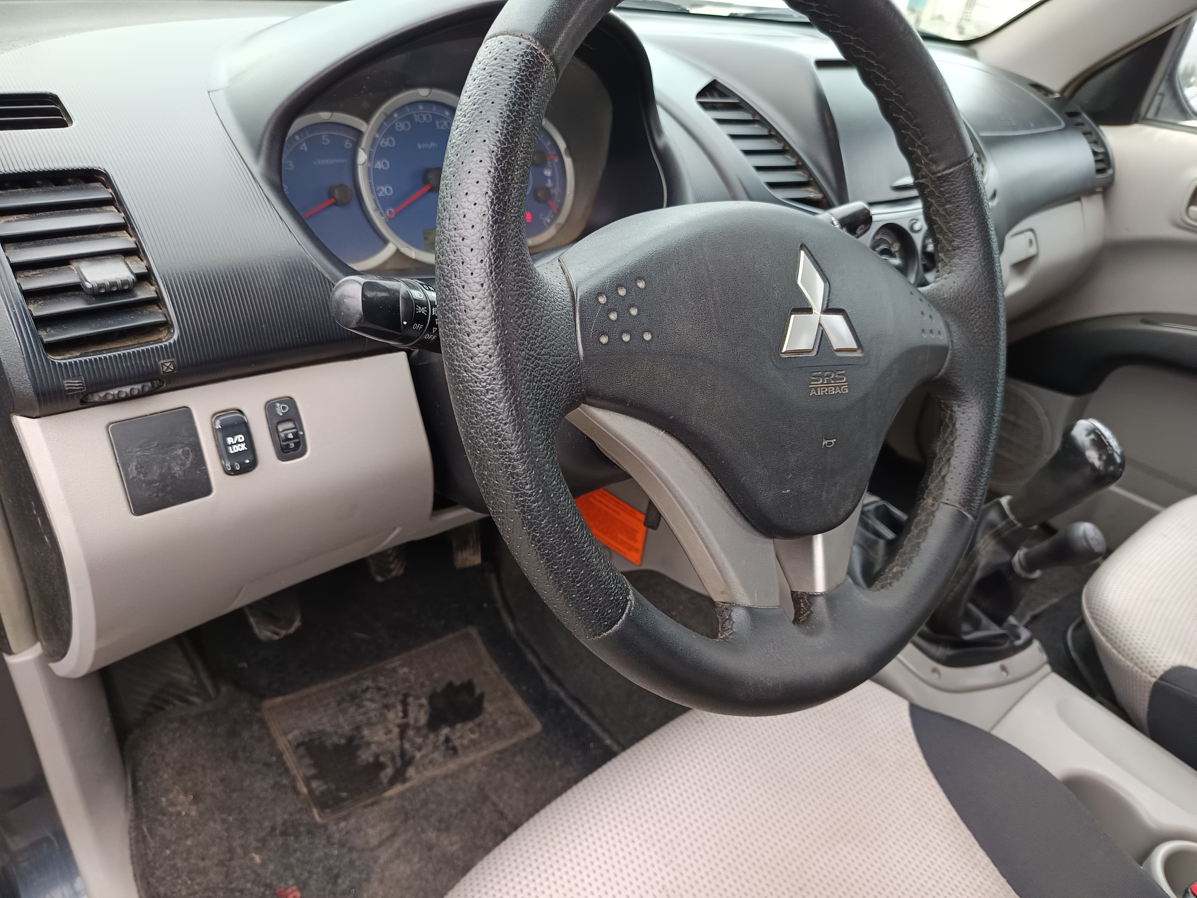 Mitsubishi L200 · Ano 2008 — image 30
