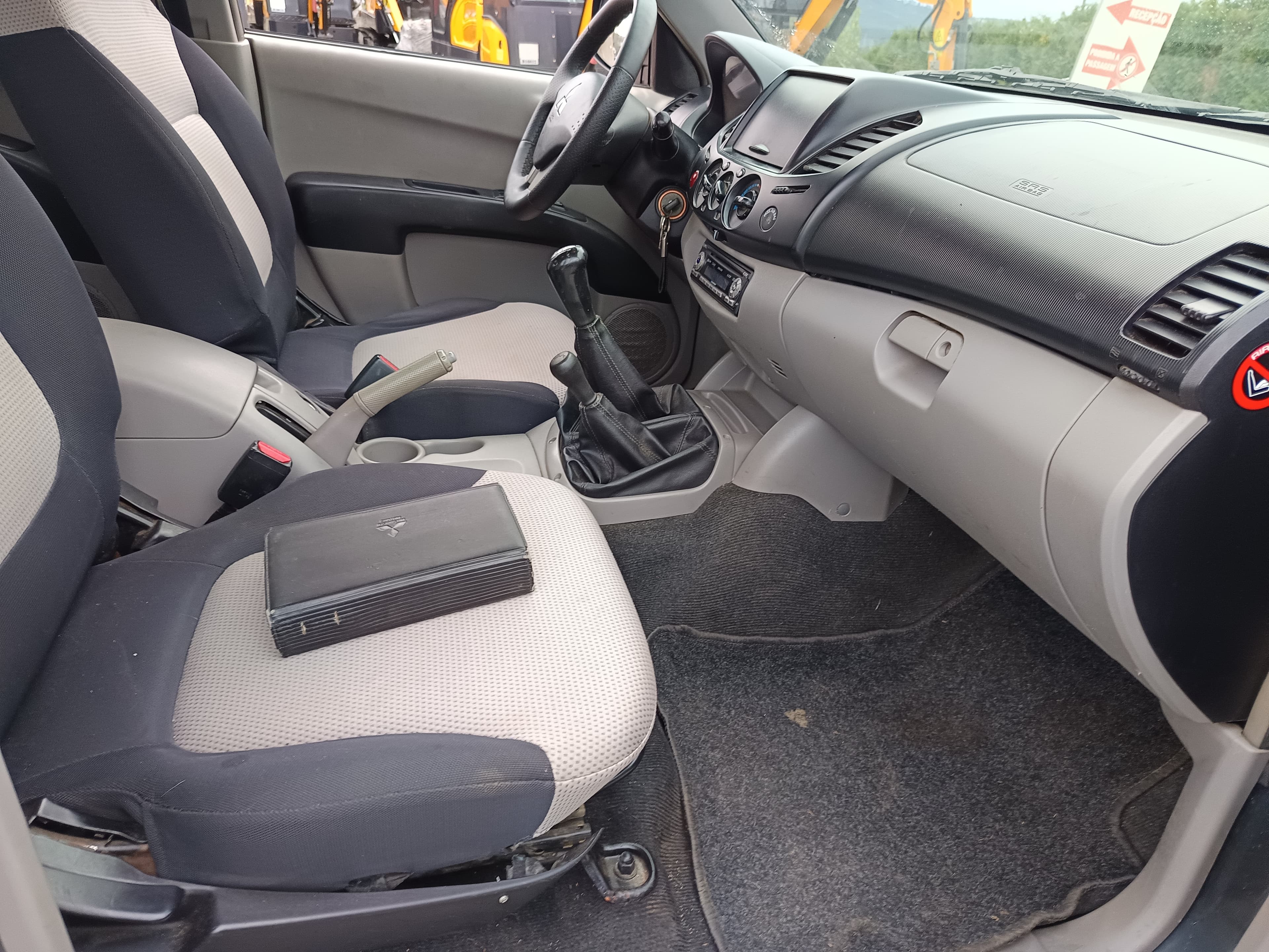 Mitsubishi L200 · Ano 2008 — image 22