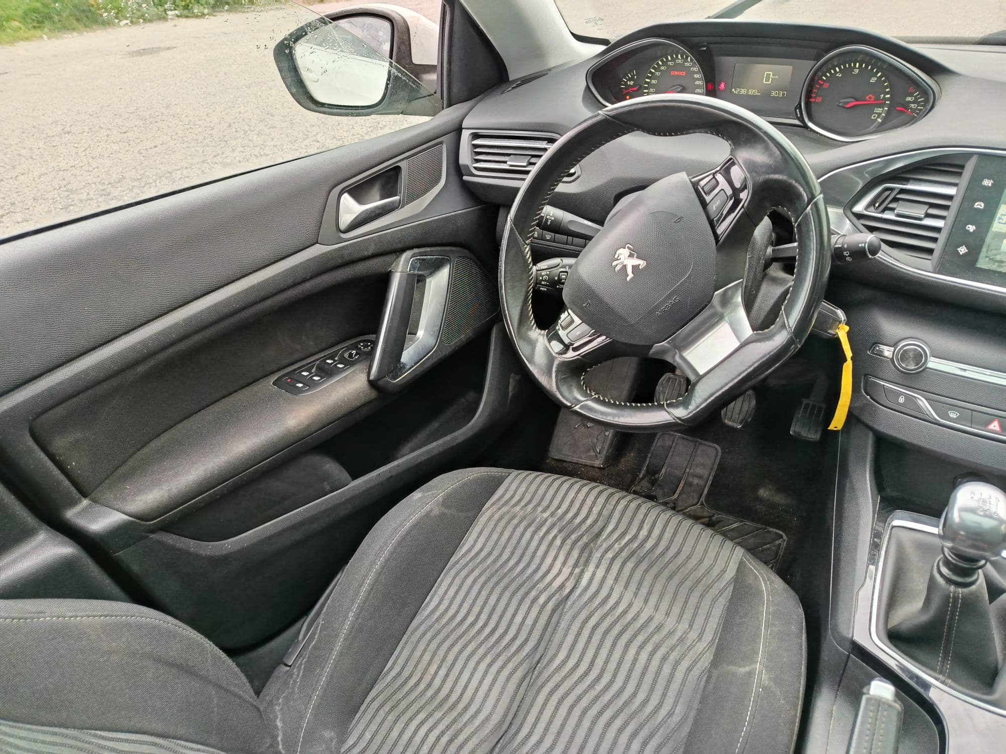 Peugeot 308 · Ano 2017 — image 19
