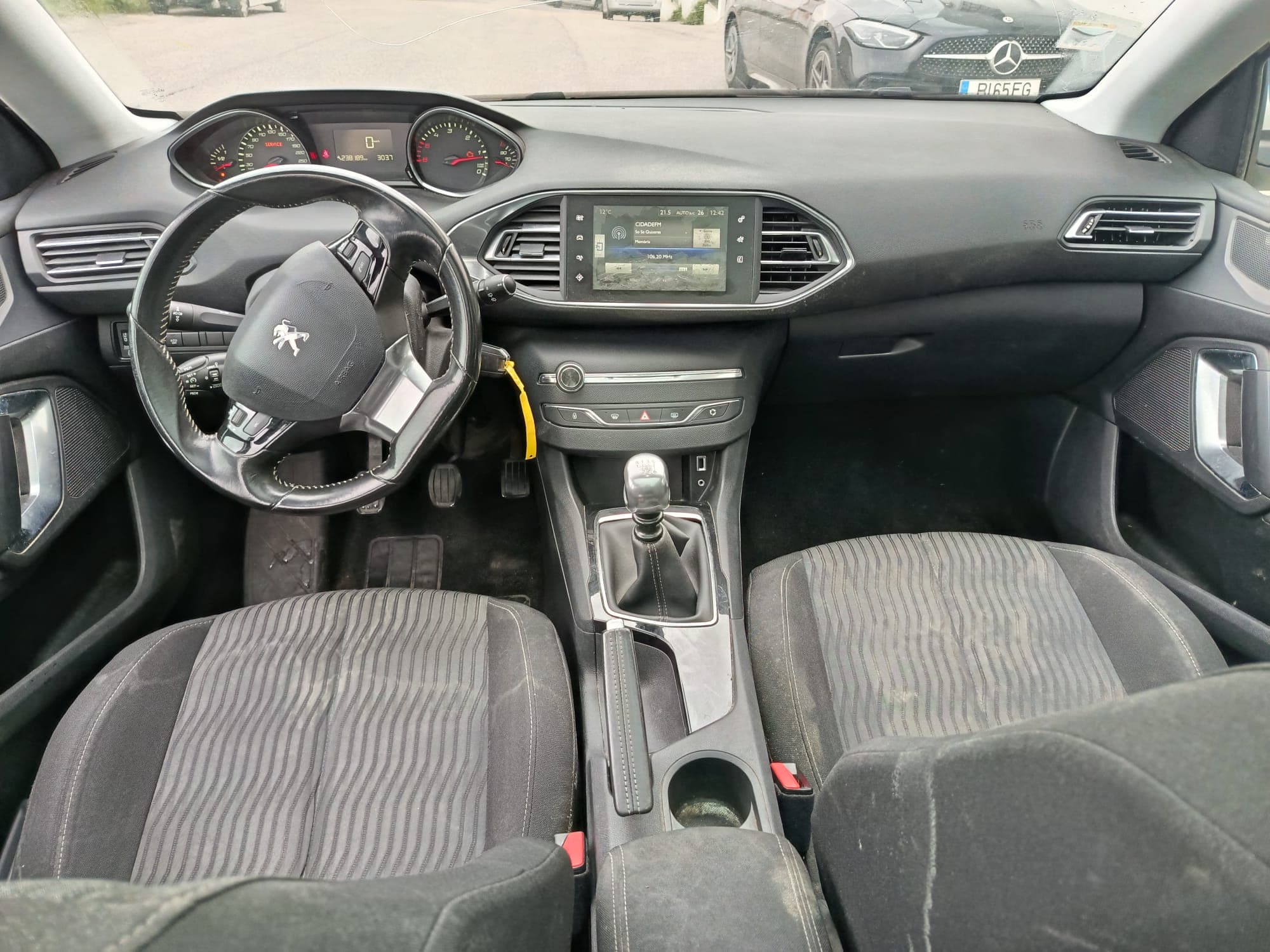 Peugeot 308 · Ano 2017 — image 20