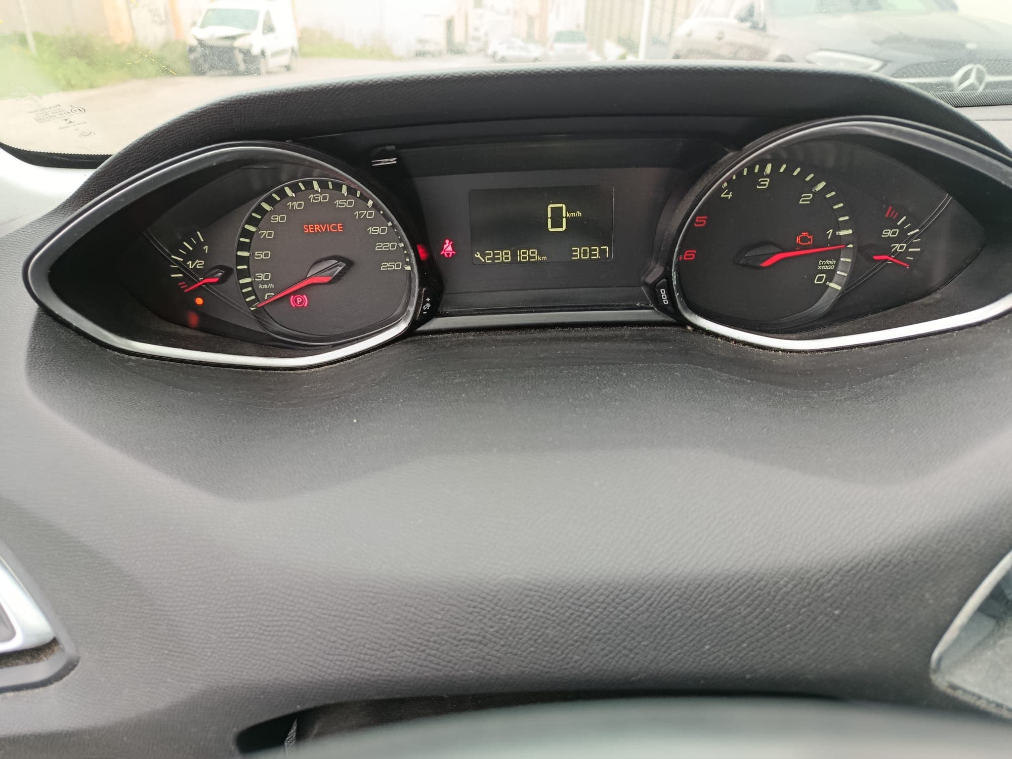 Peugeot 308 · Ano 2017 — image 15