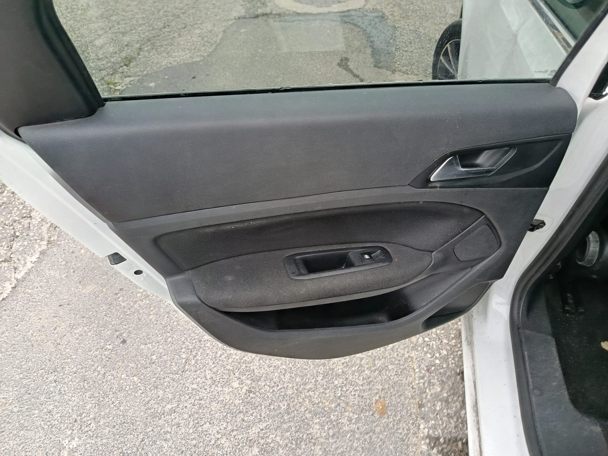 Peugeot 308 · Ano 2017 — image 25
