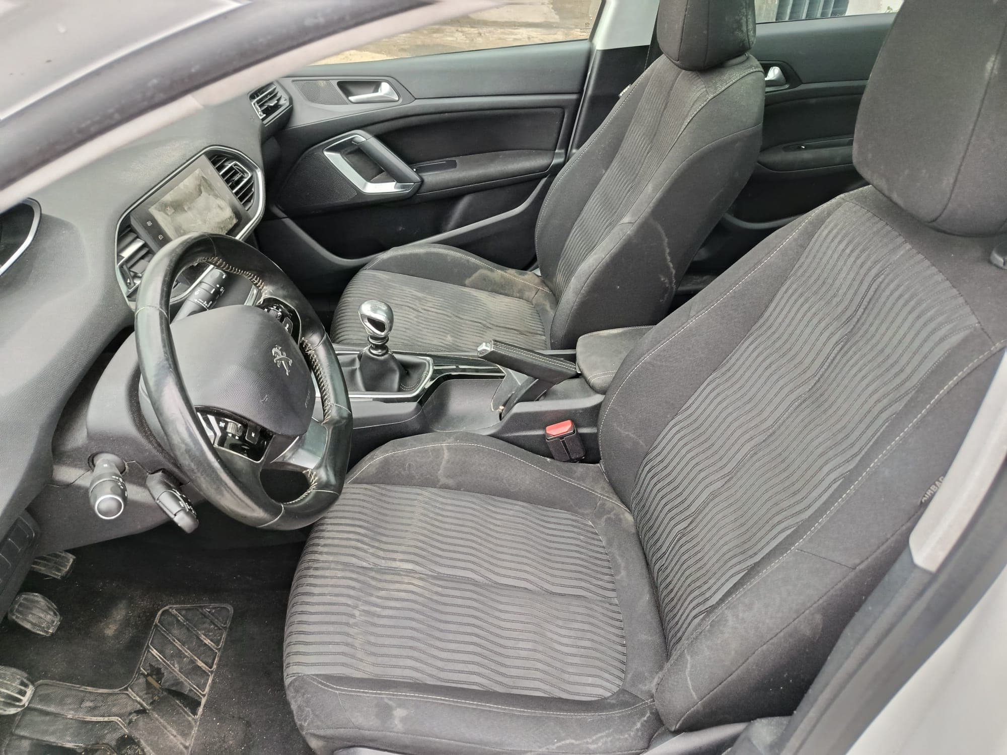 Peugeot 308 · Ano 2017 — image 17