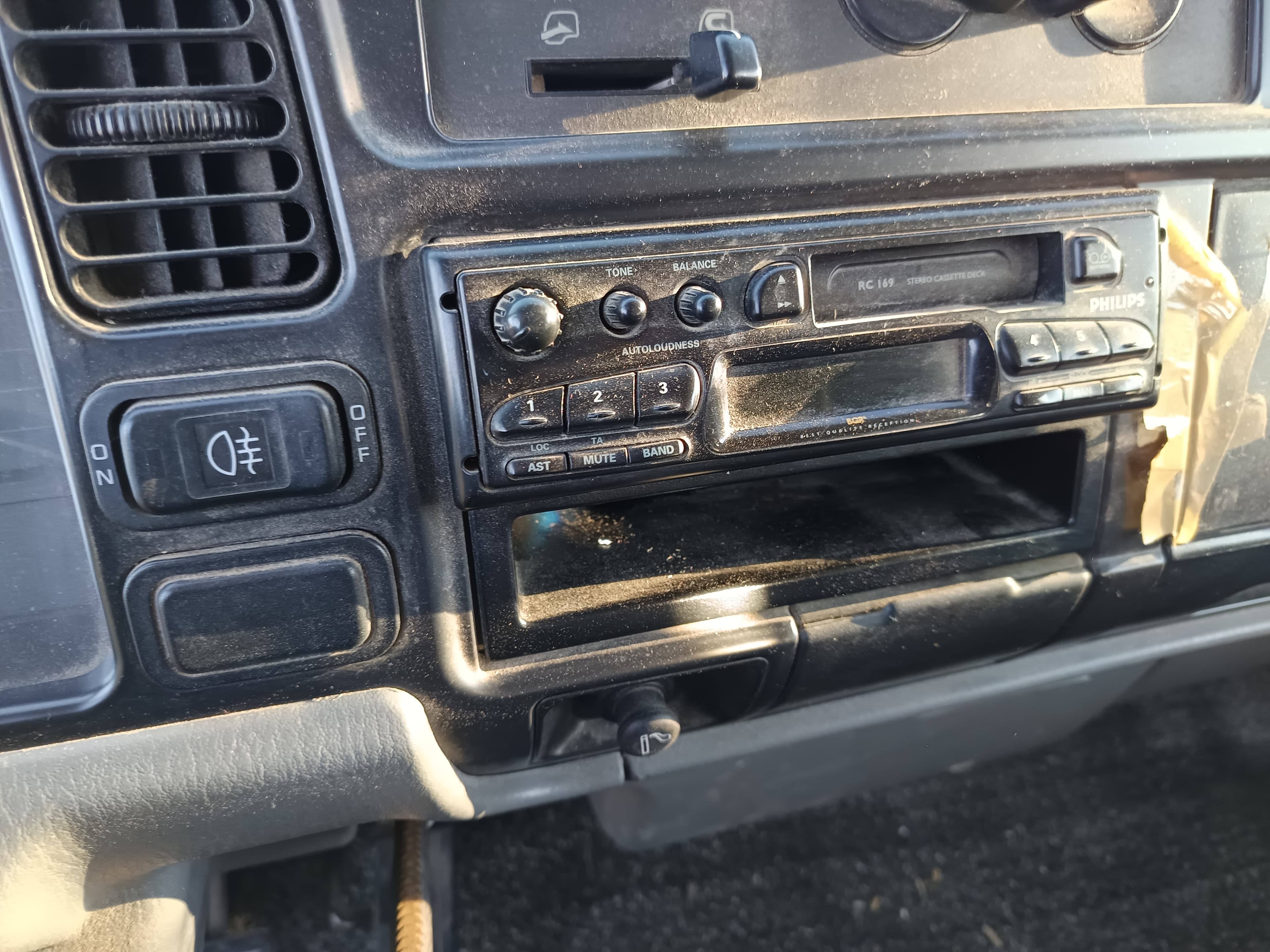 Mitsubishi Canter · Ano 2000 — image 29