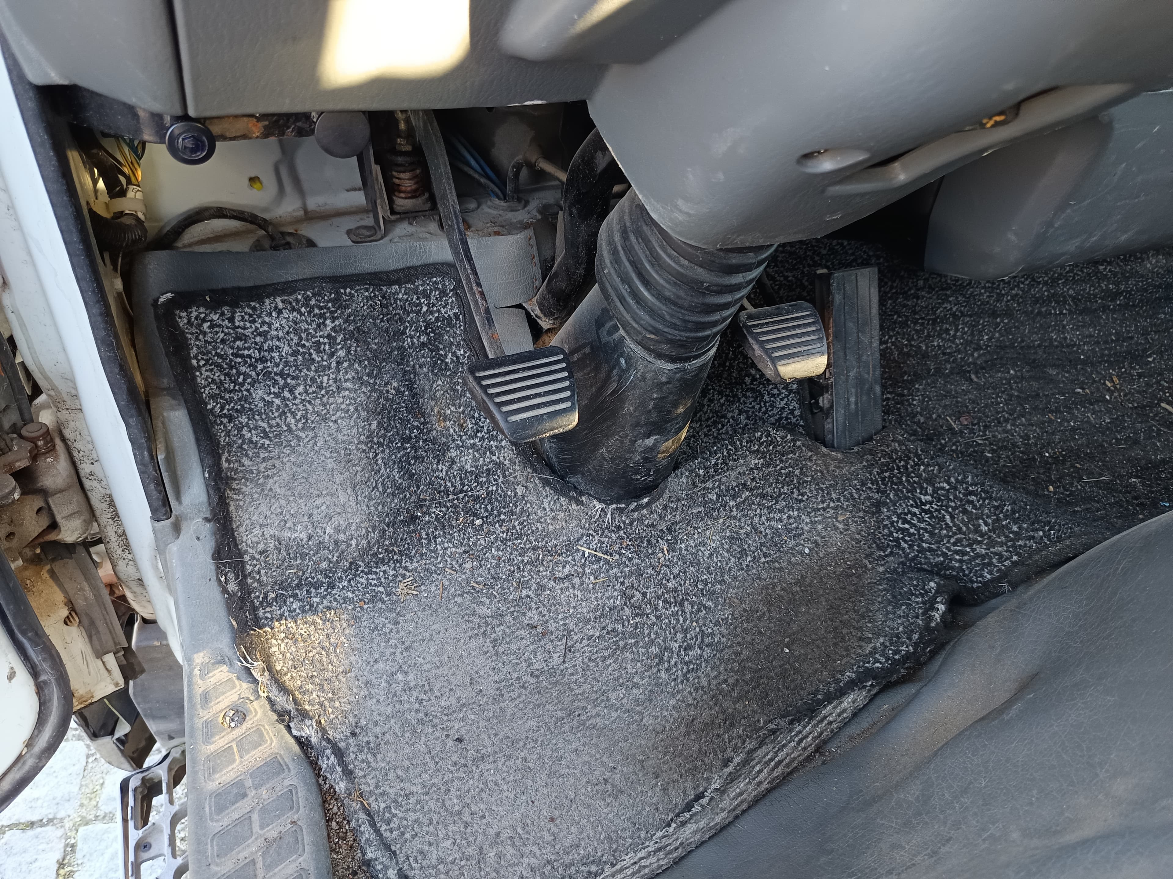 Mitsubishi Canter · Ano 2000 — image 24