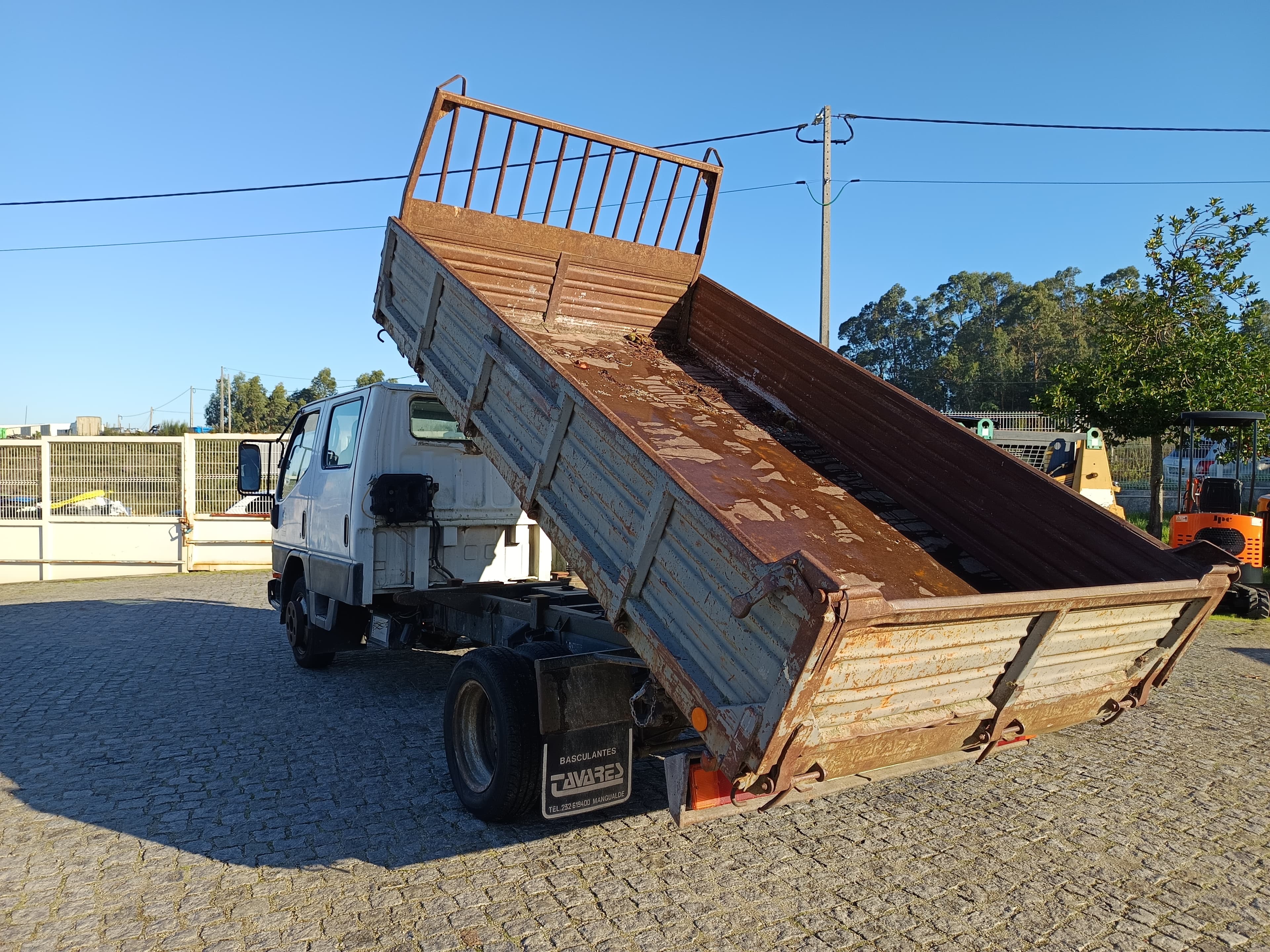 Mitsubishi Canter · Ano 2000 — image 46