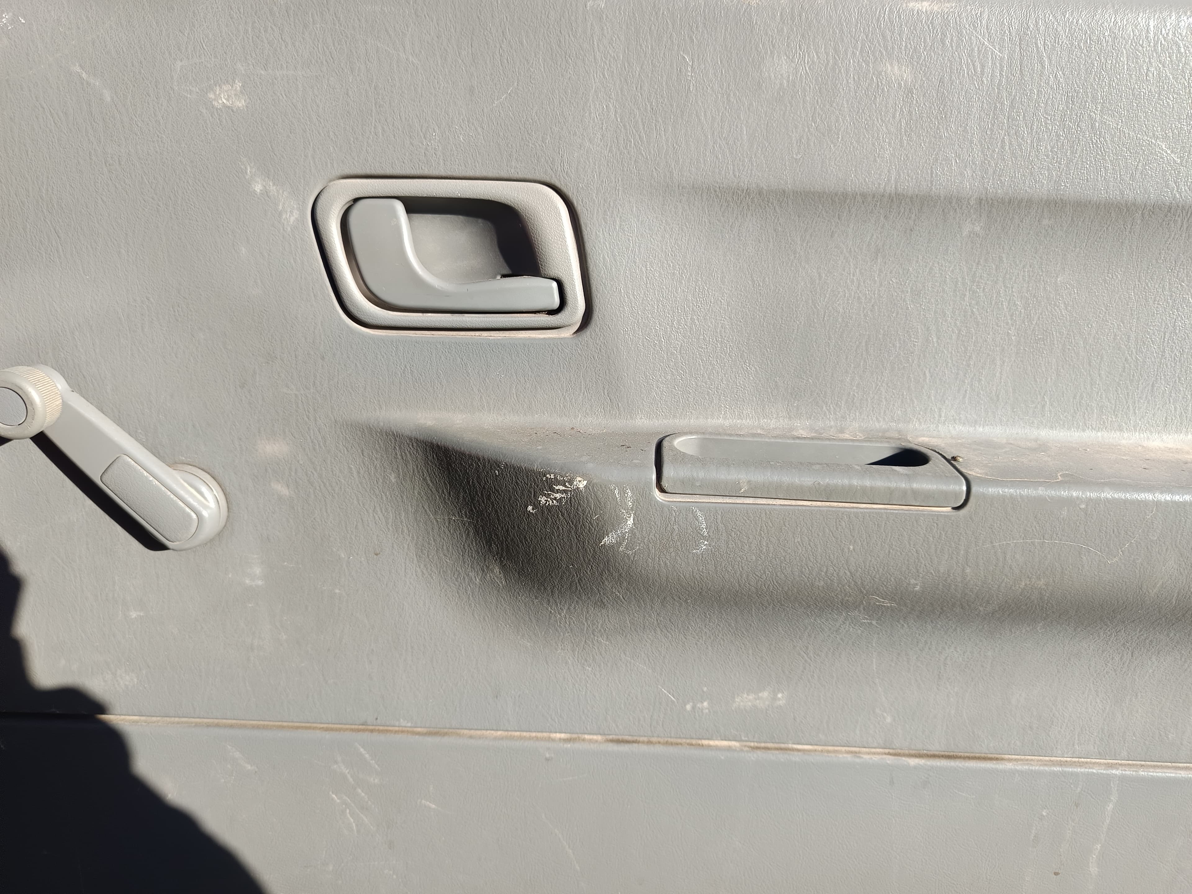 Mitsubishi Canter · Ano 2000 — image 18