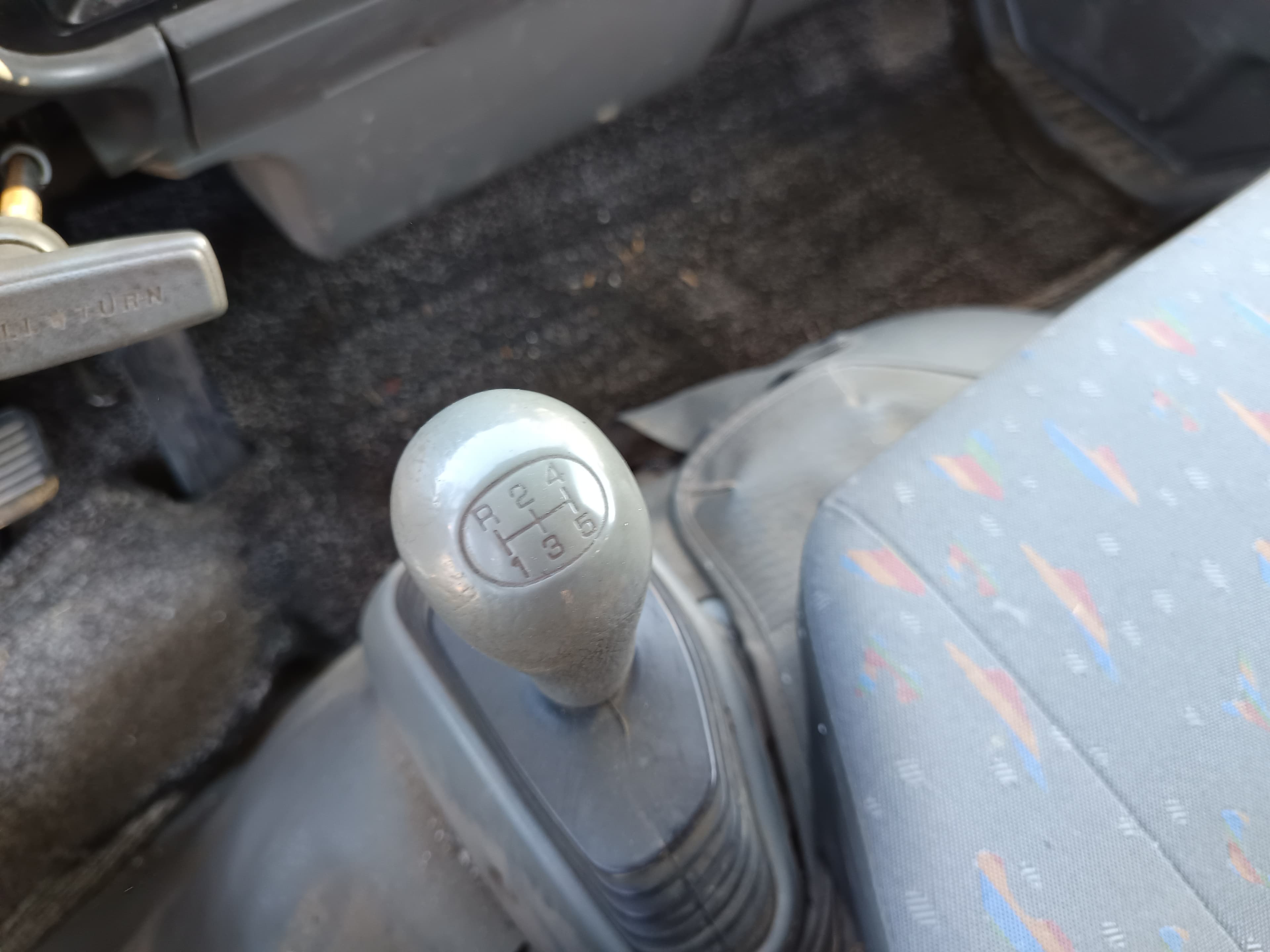 Mitsubishi Canter · Ano 2000 — image 39