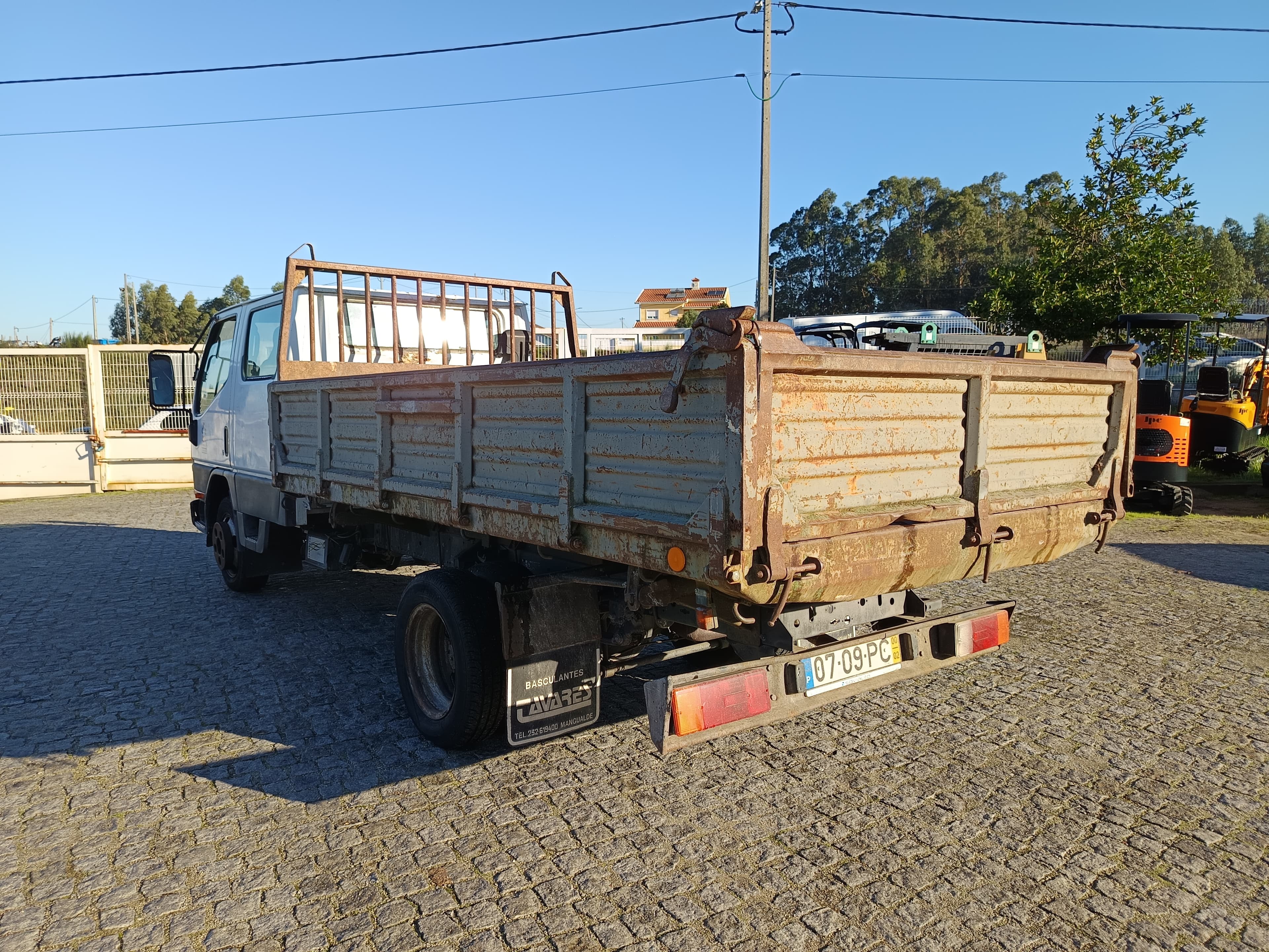 Mitsubishi Canter · Ano 2000 — image 4