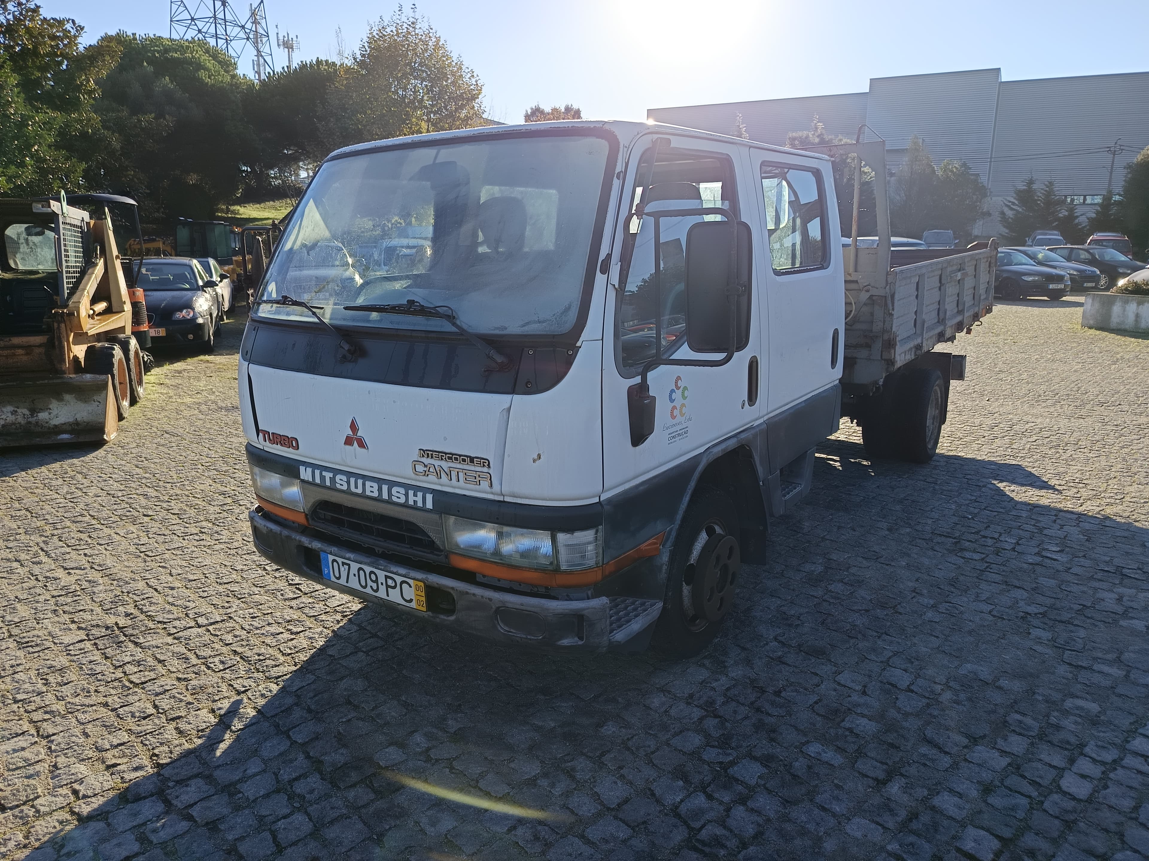 Mitsubishi Canter · Ano 2000 — image 2