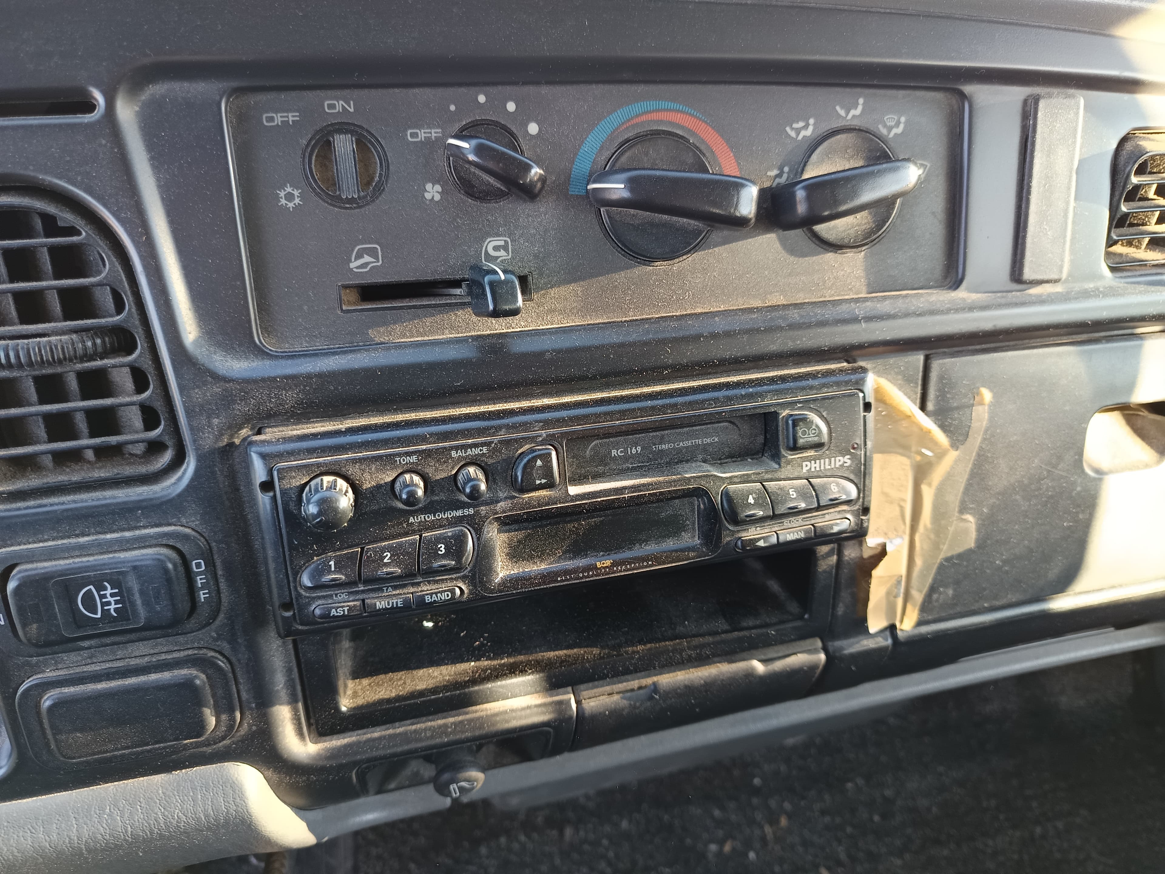 Mitsubishi Canter · Ano 2000 — image 28