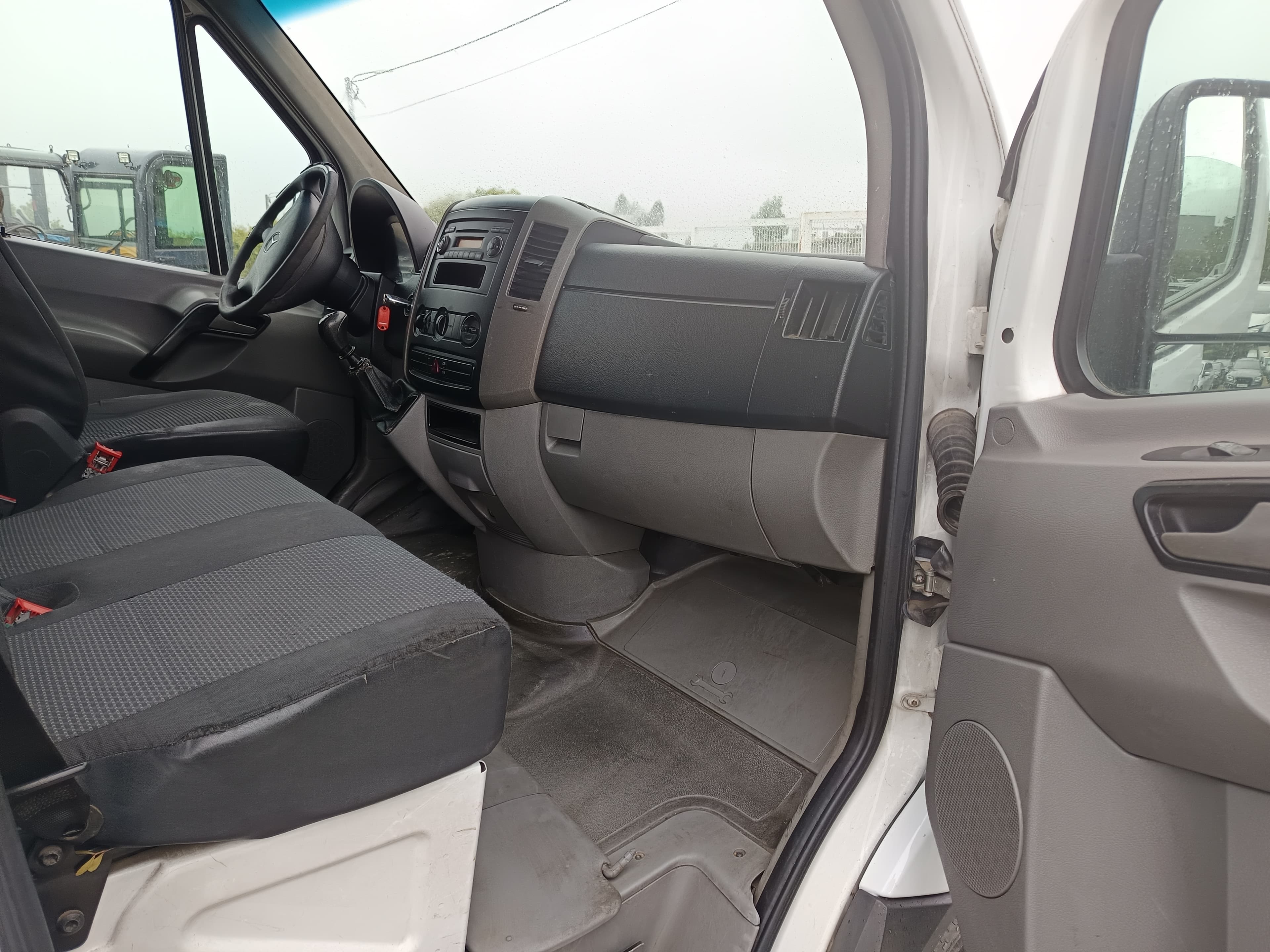 Mercedes-Benz Sprinter · Ano 2010 — image 28