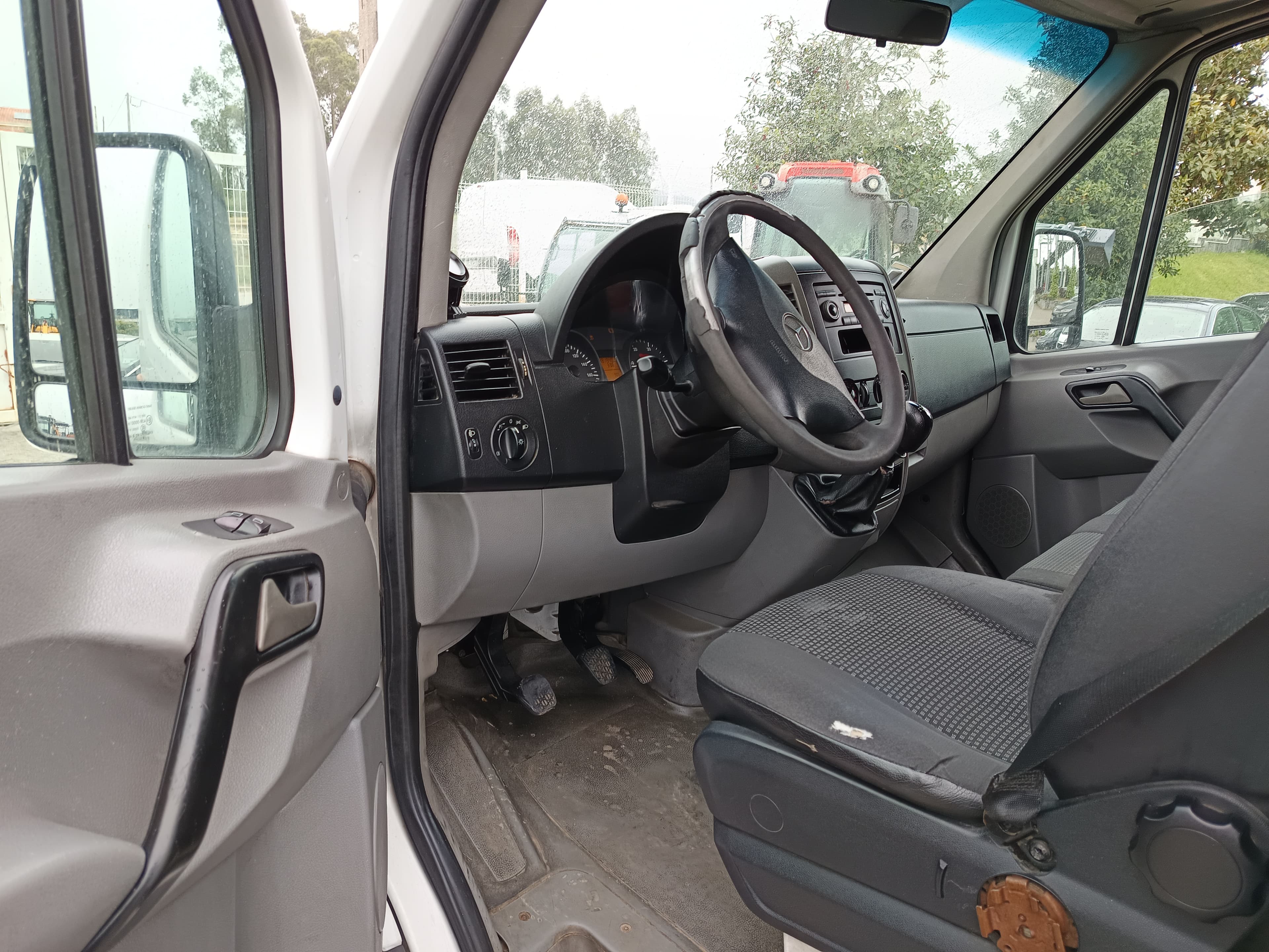 Mercedes-Benz Sprinter · Ano 2010 — image 21