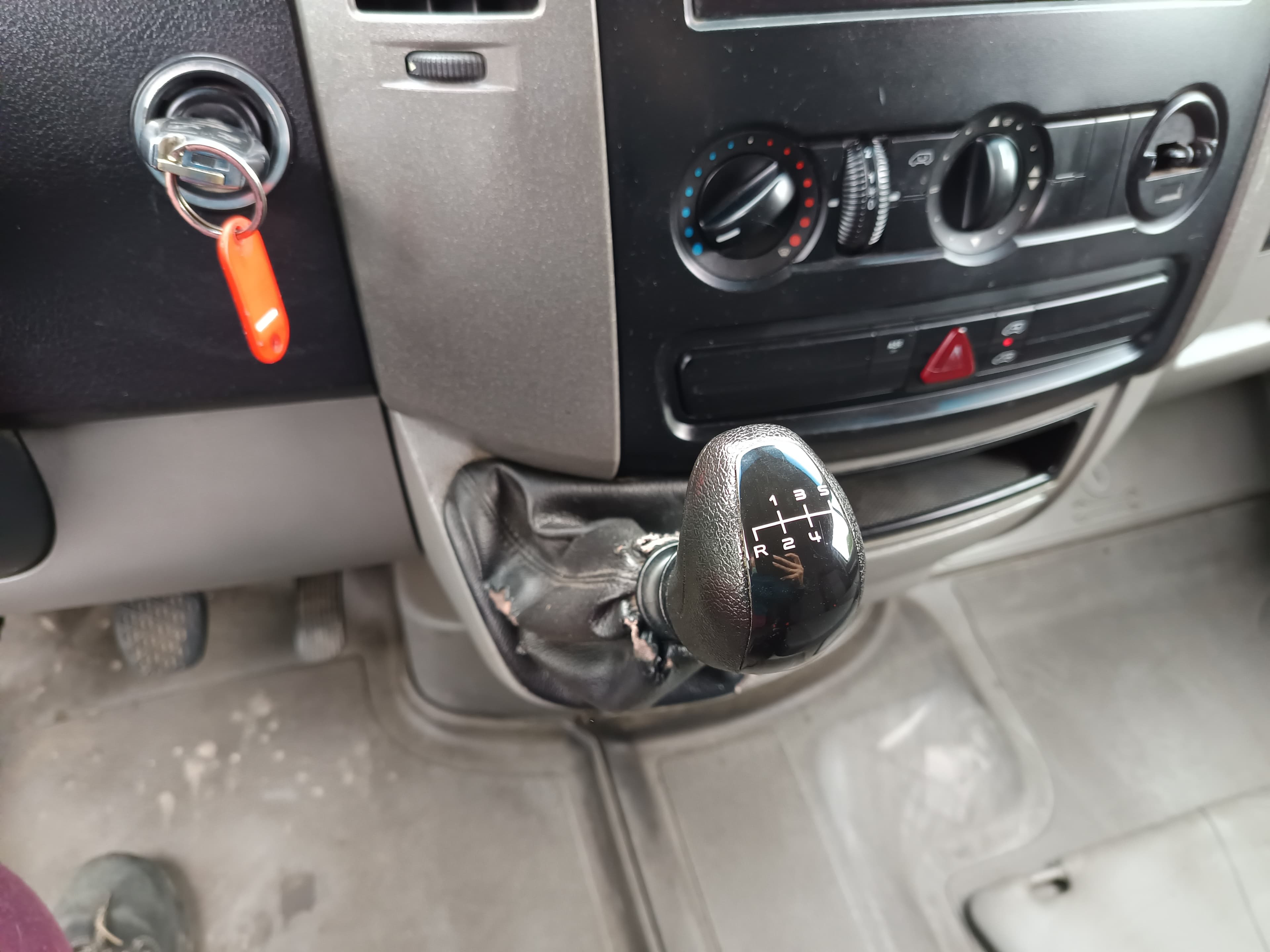 Mercedes-Benz Sprinter · Ano 2010 — image 25