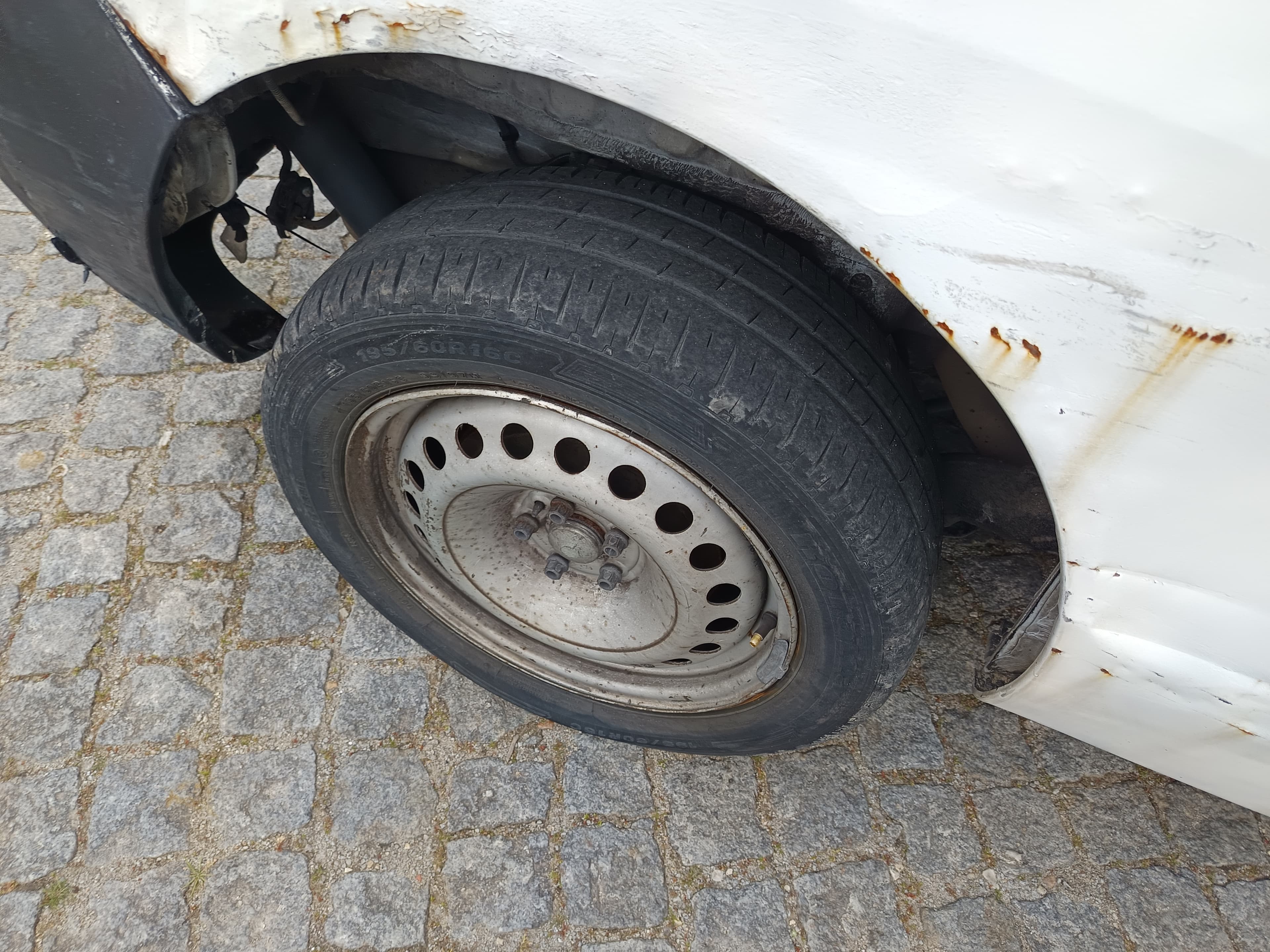 Opel Combo · Ano 2016 — imagem 11