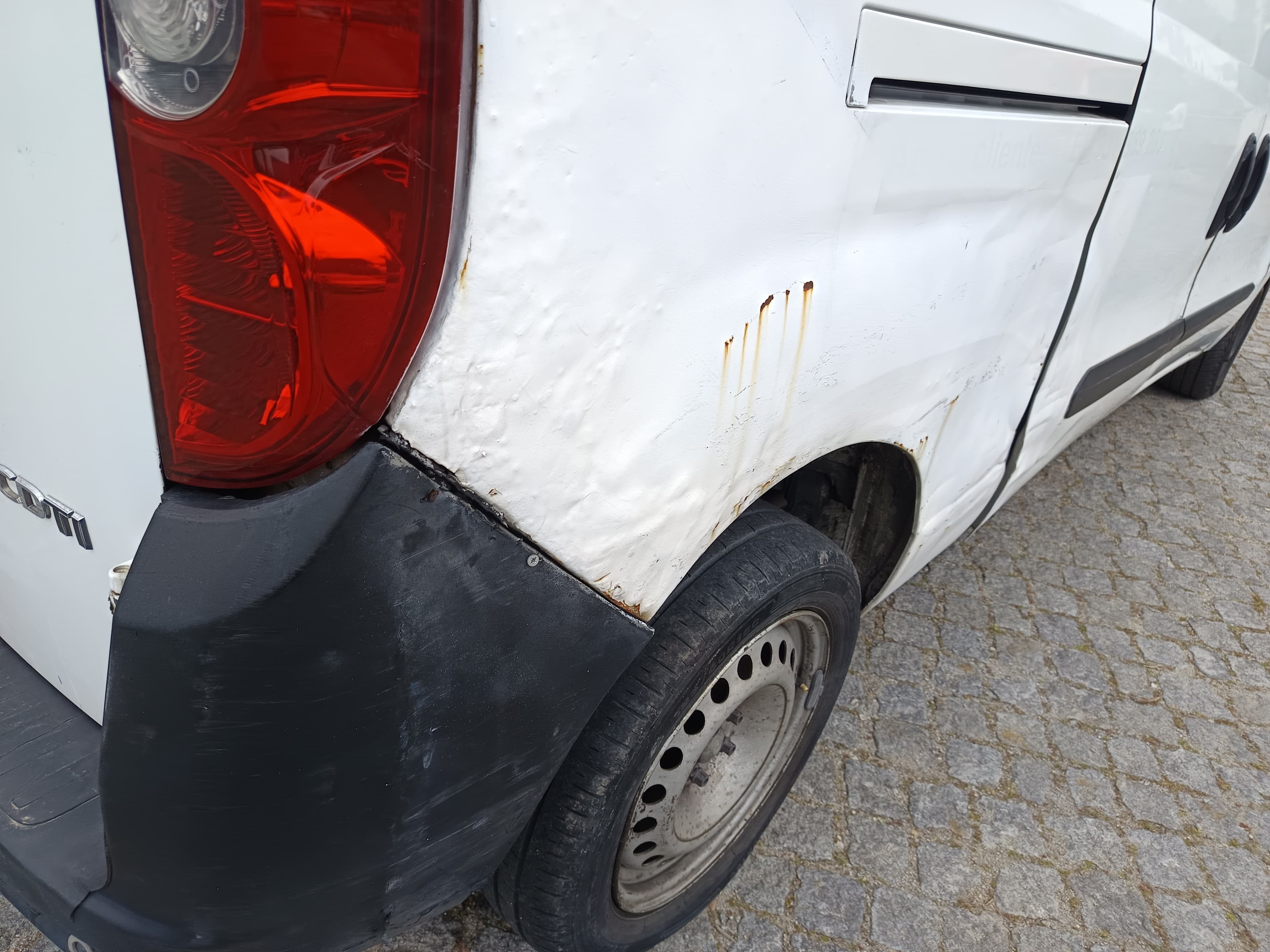 Opel Combo · Ano 2016 — imagem 12
