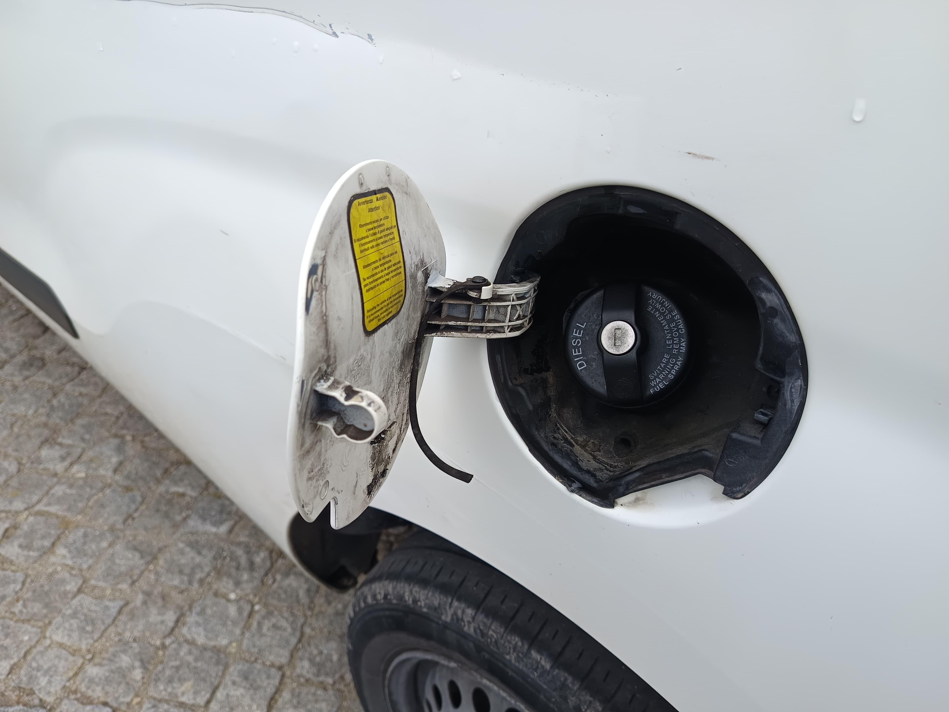Opel Combo · Ano 2016 — imagem 17