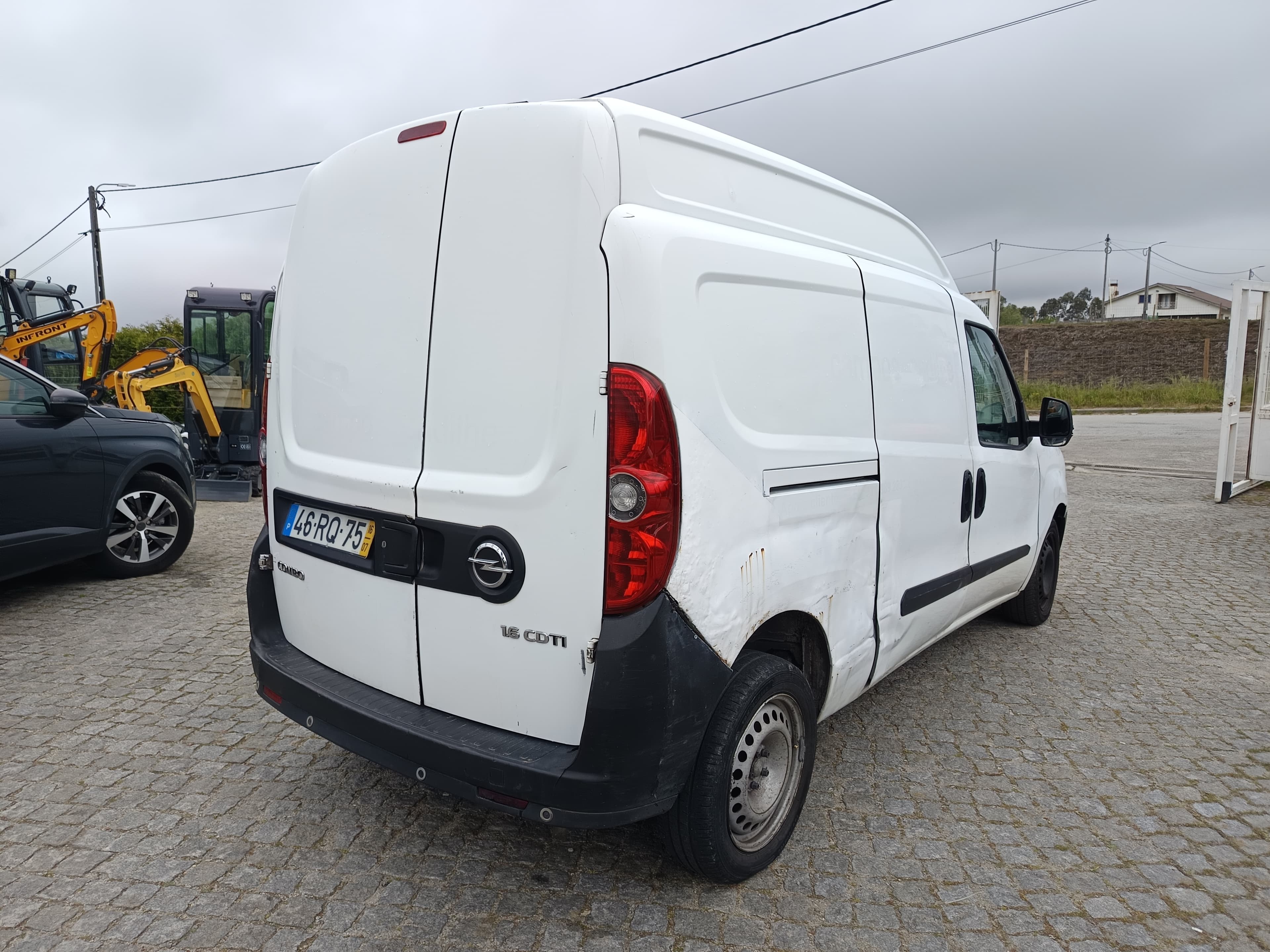 Opel Combo · Ano 2016 — imagem 4