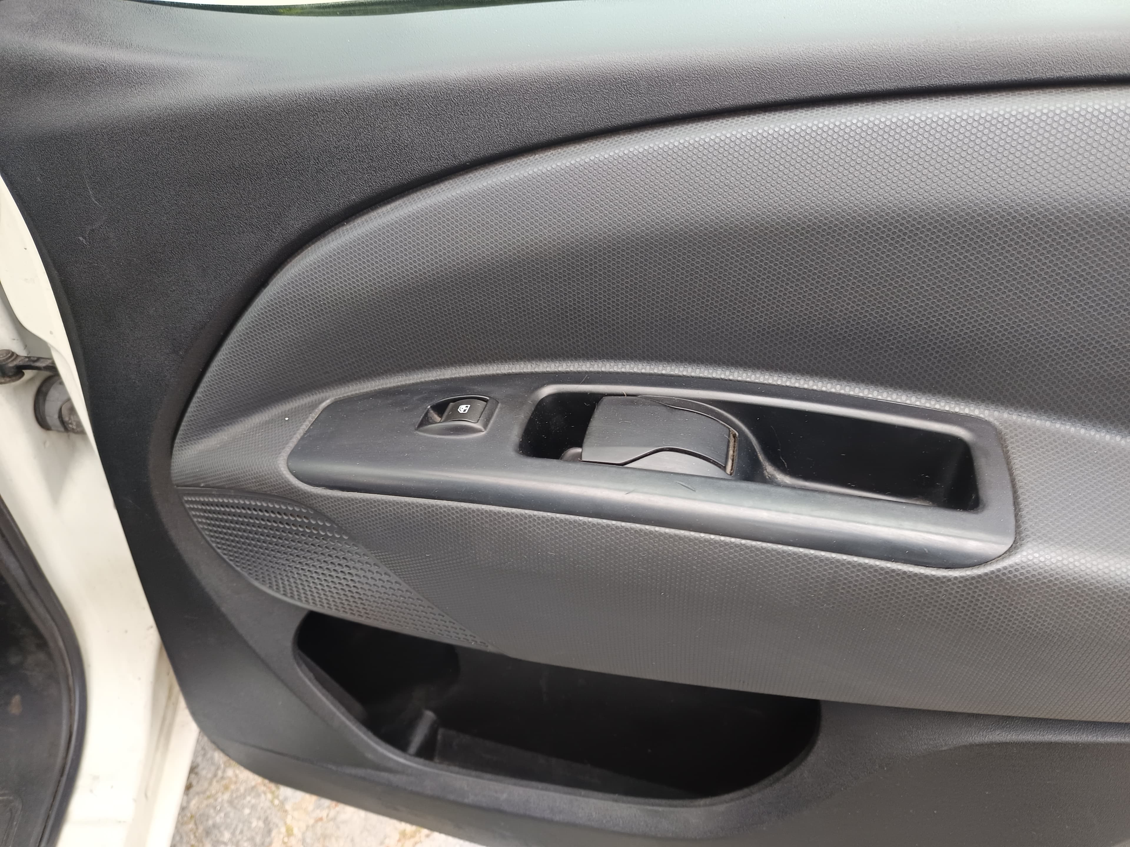 Opel Combo · Ano 2016 — imagem 35
