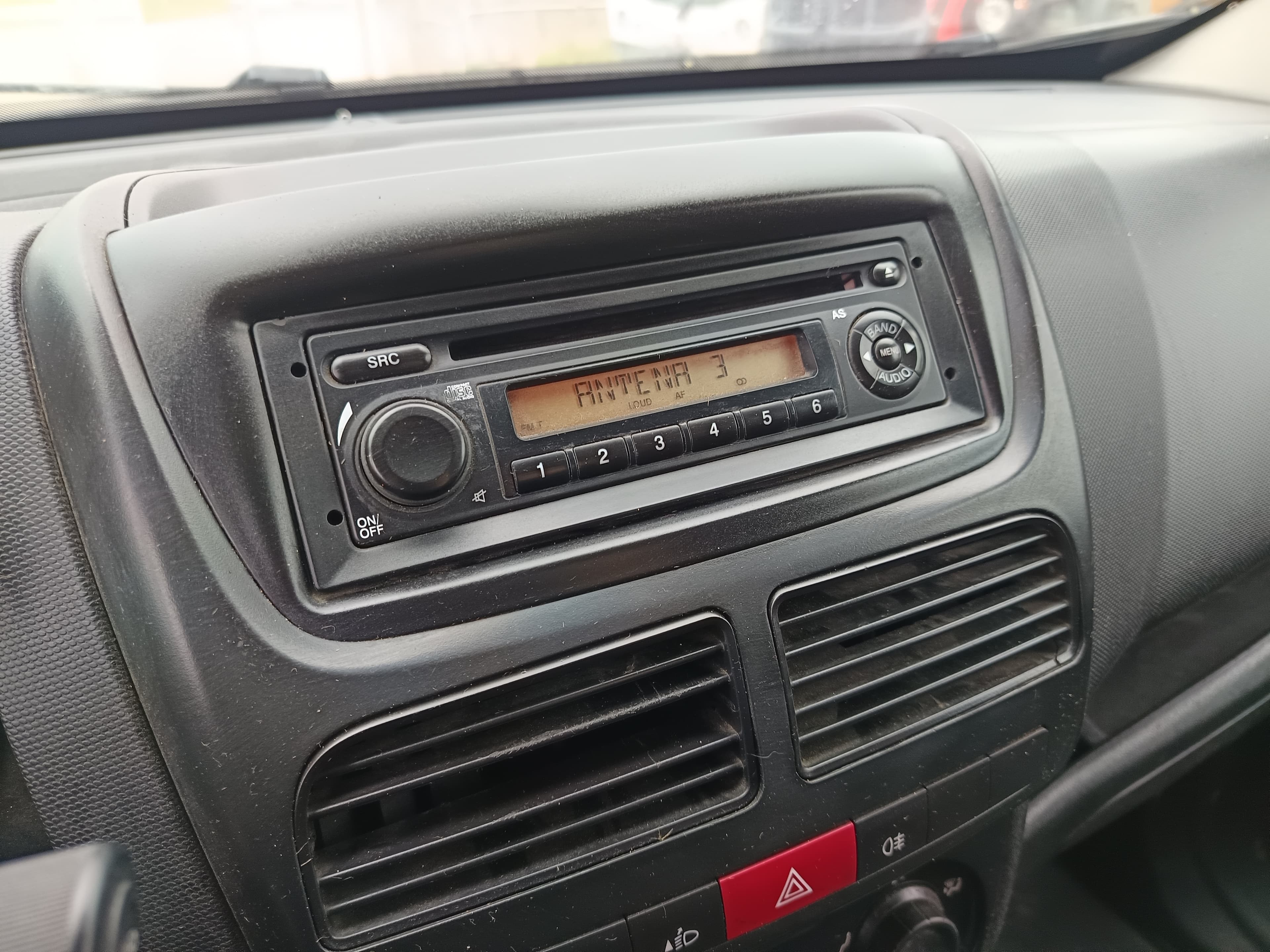 Opel Combo · Ano 2016 — imagem 30