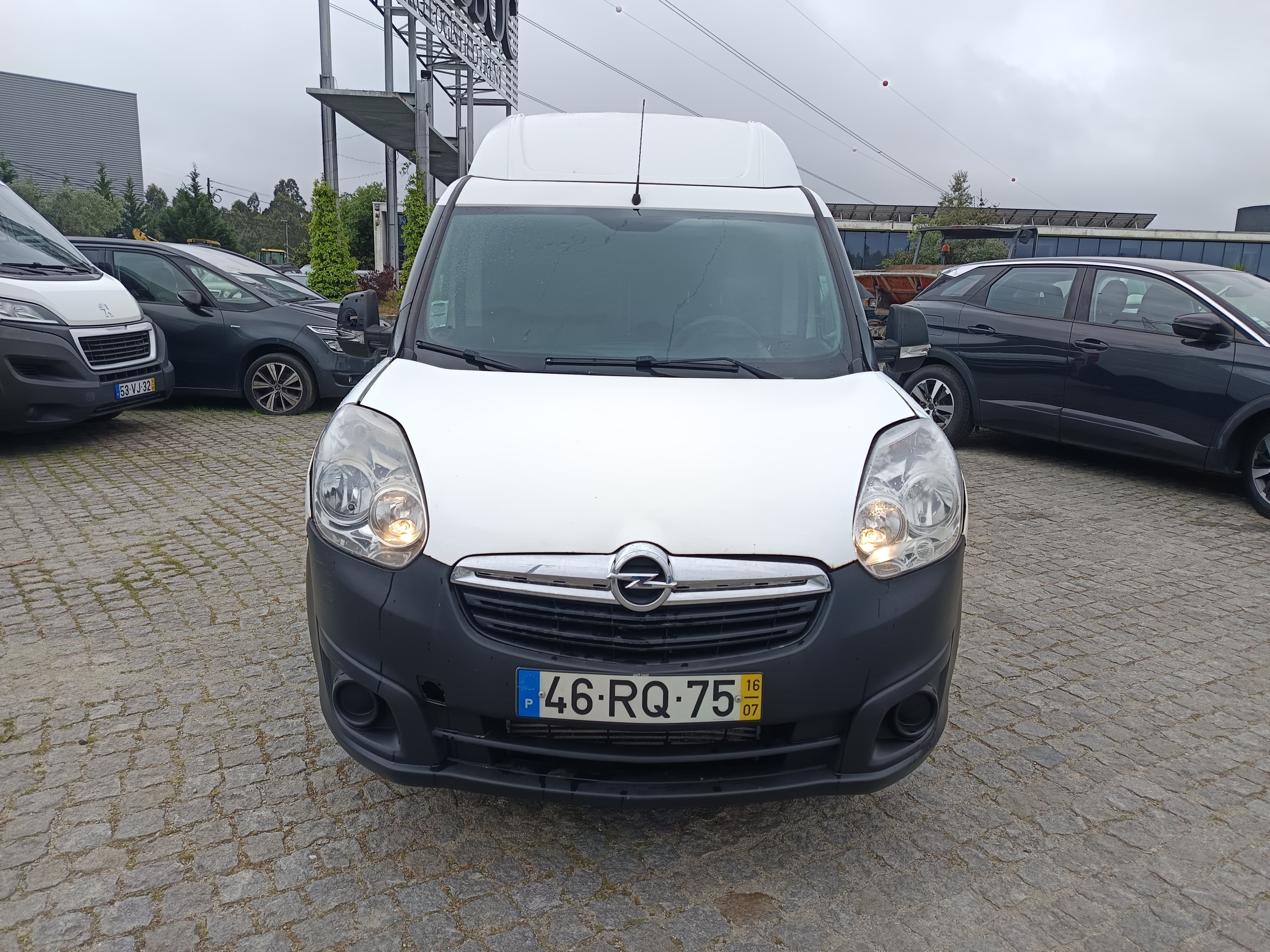 Opel Combo · Ano 2016 — imagem 3