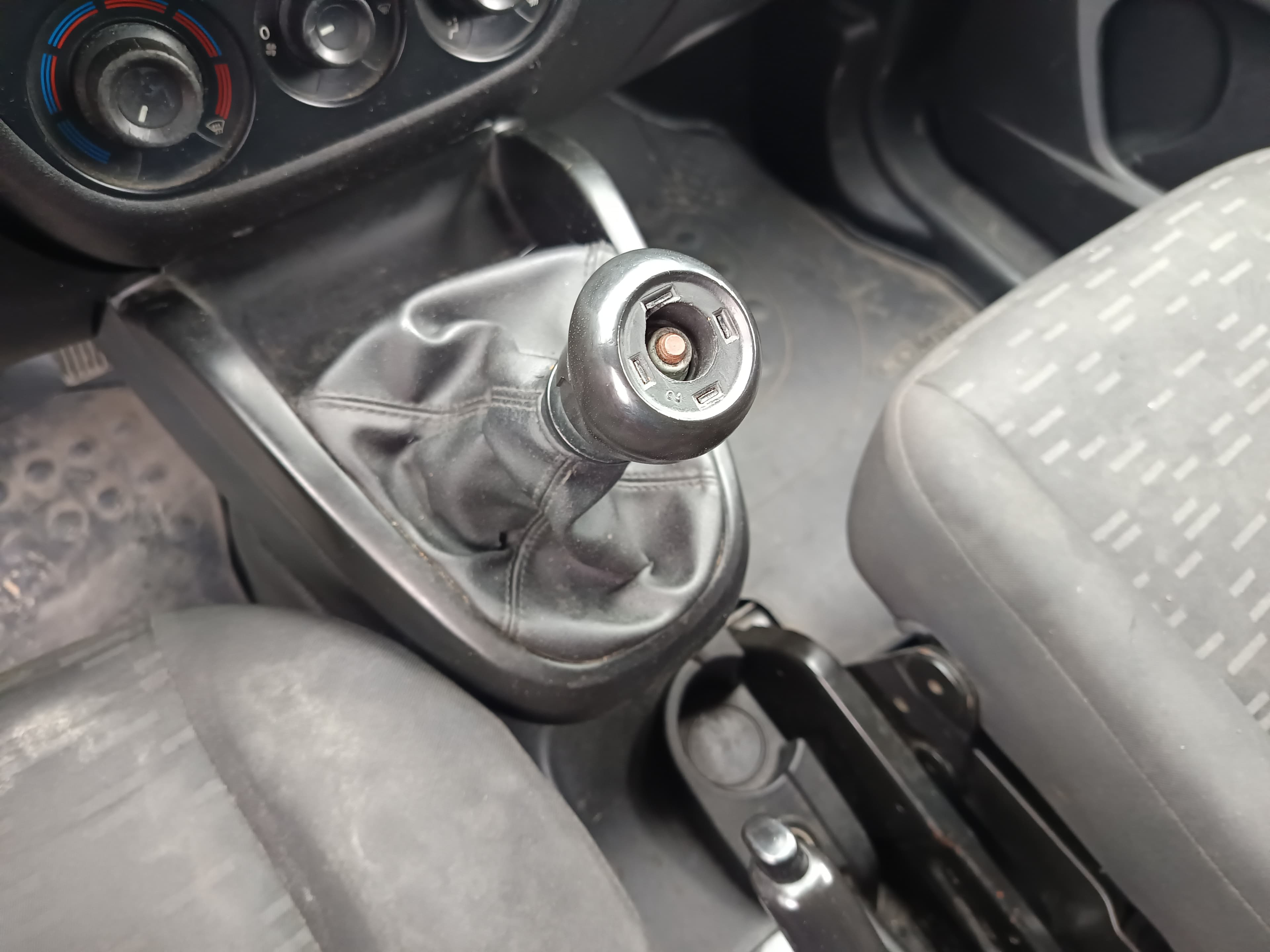 Opel Combo · Ano 2016 — imagem 31