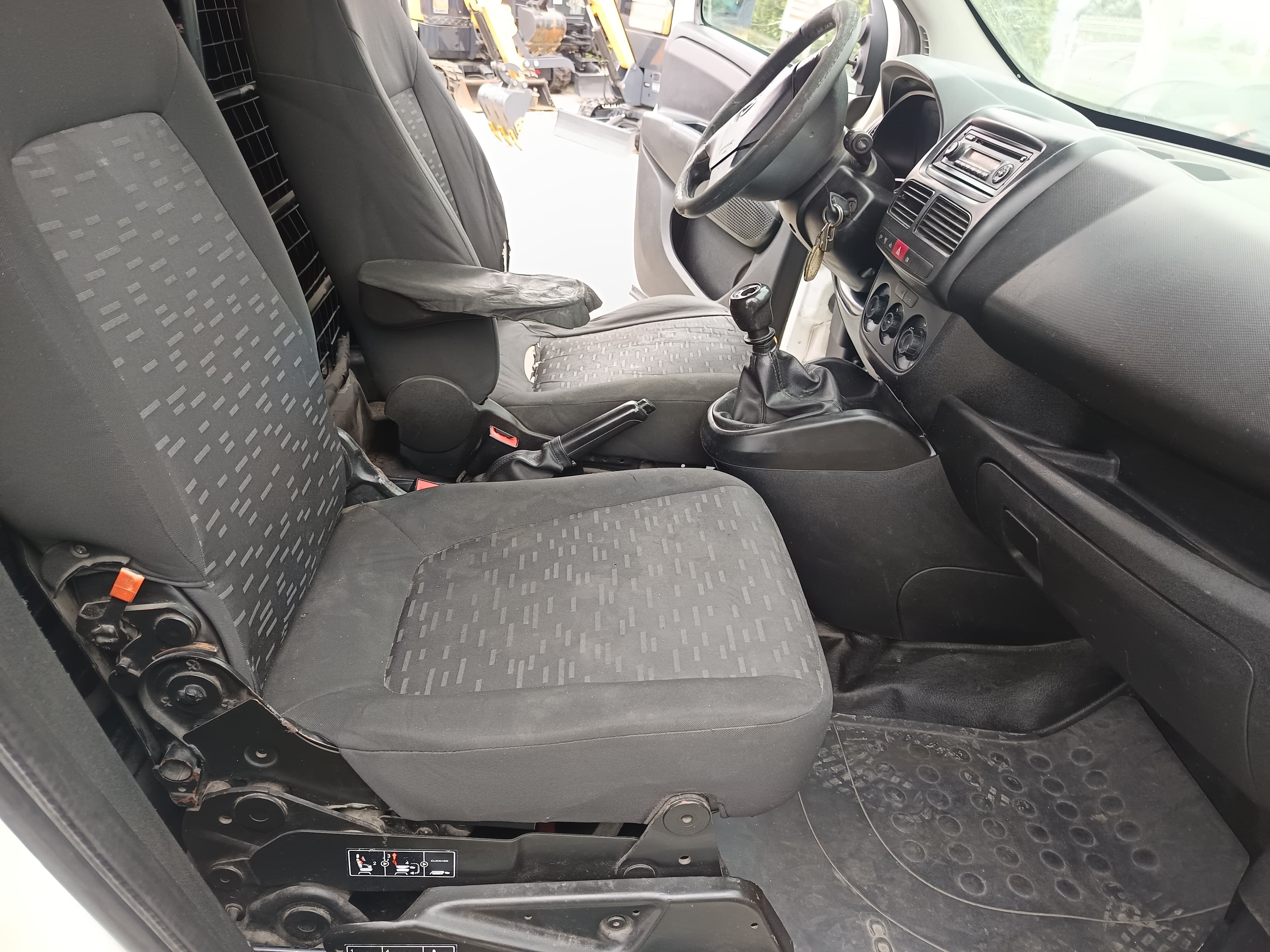 Opel Combo · Ano 2016 — imagem 36