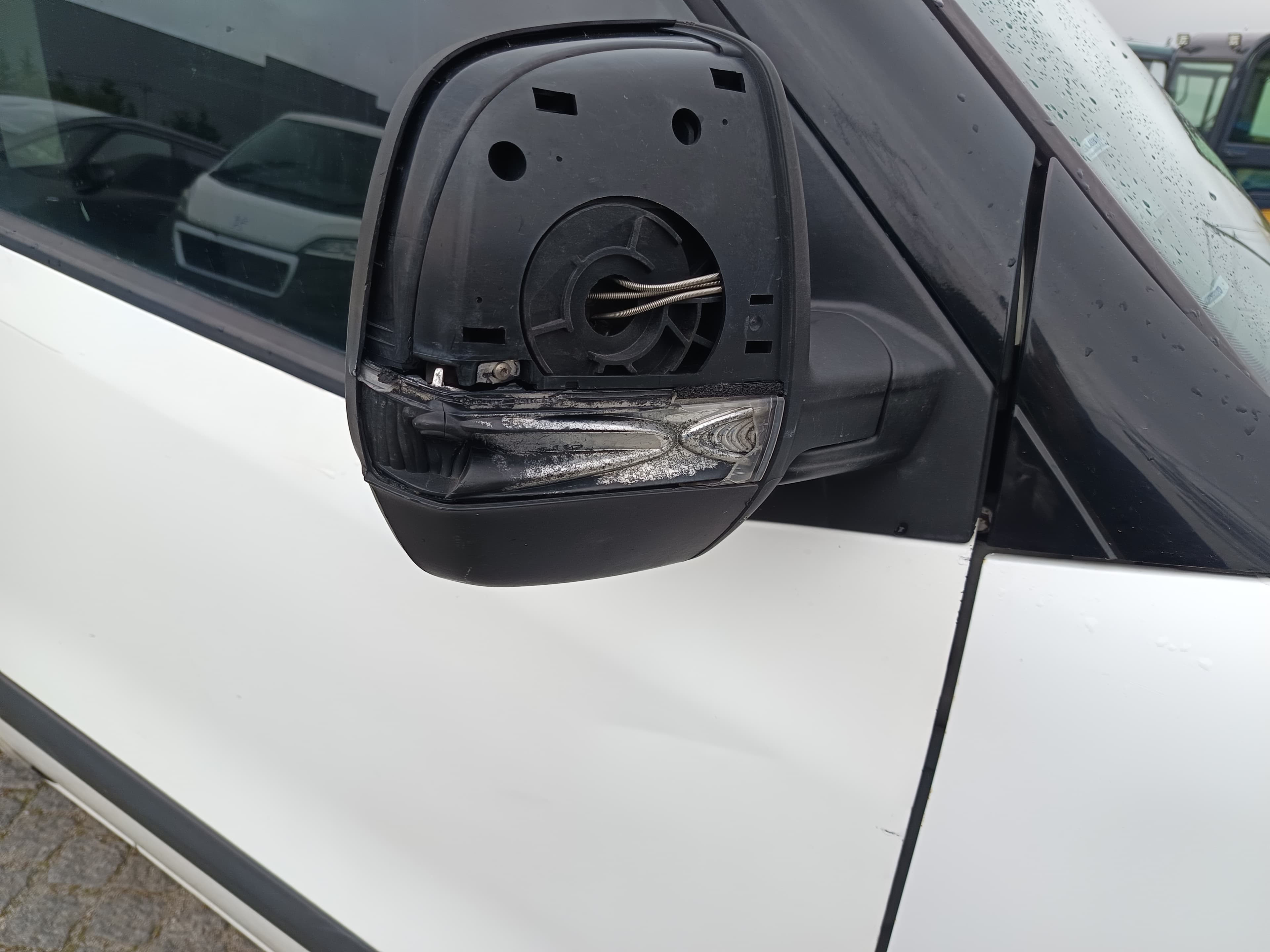 Opel Combo · Ano 2016 — imagem 9
