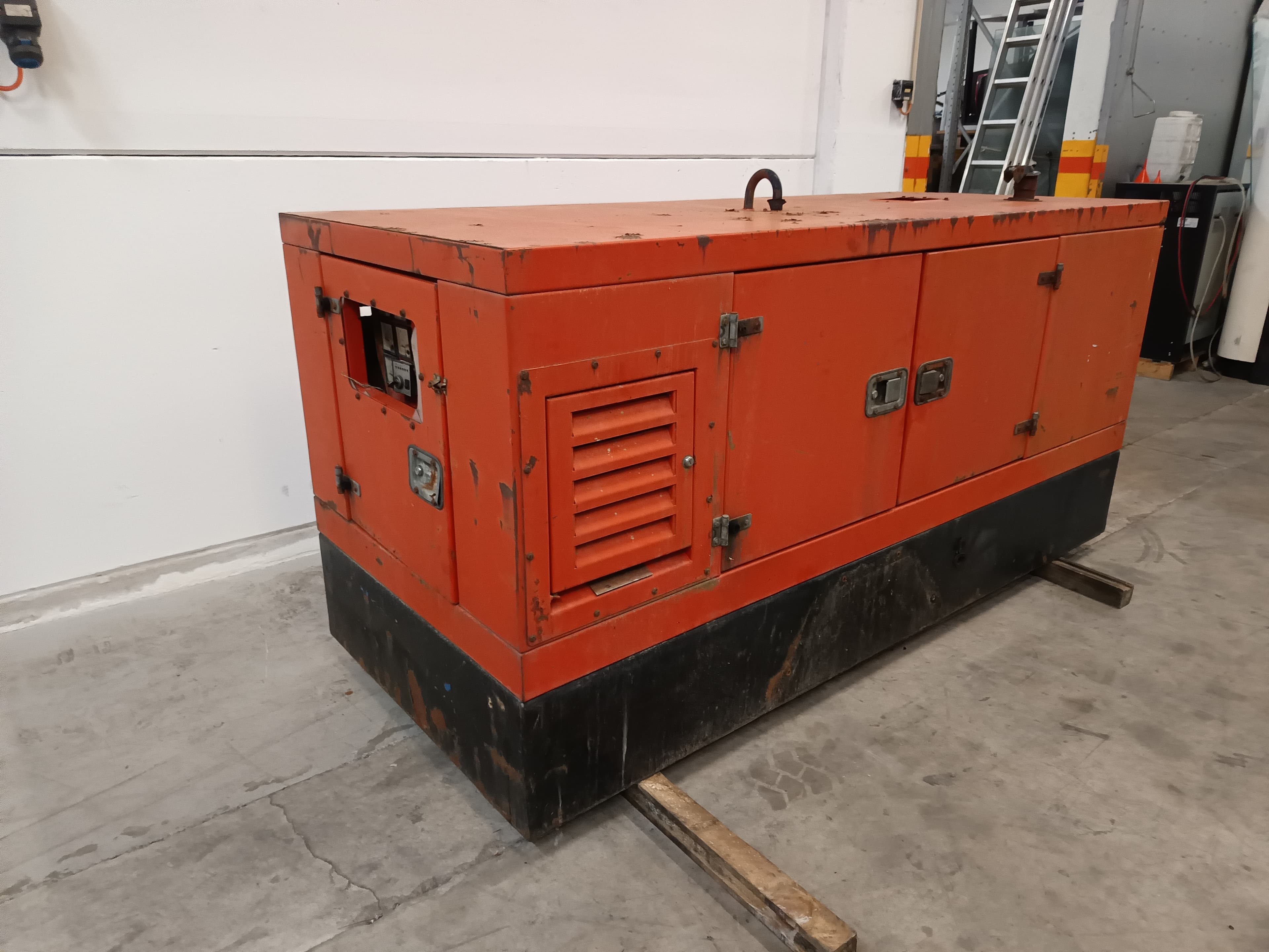 Gerador Himoinsa 40kva · Ano 1996 — imagen 2