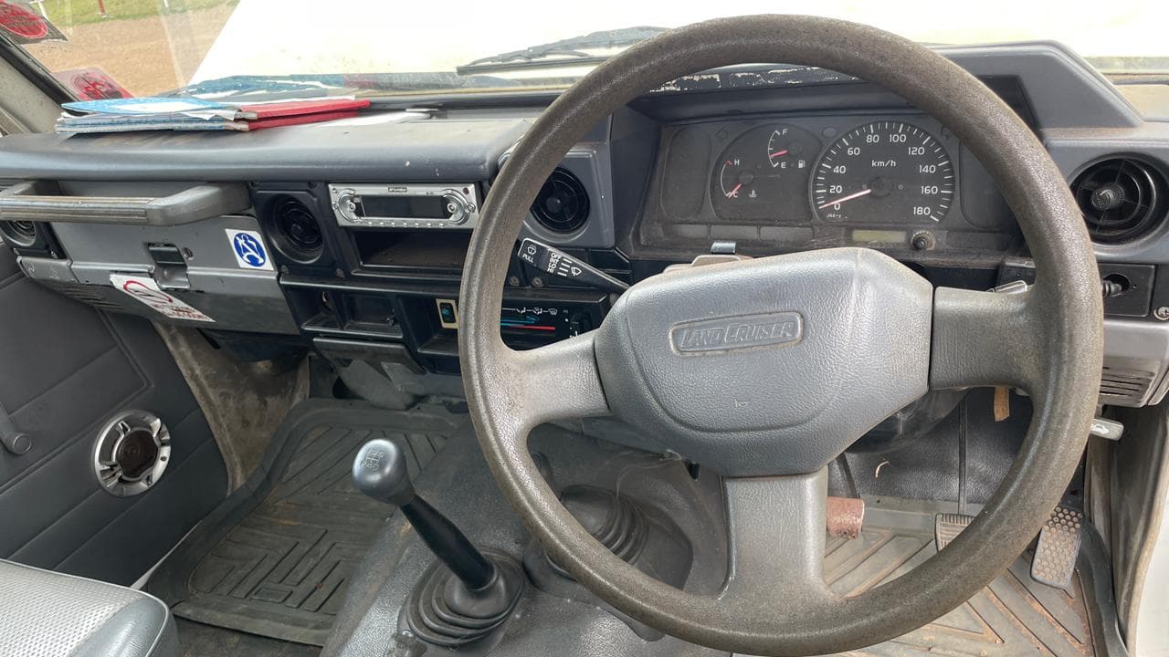 Toyota Land Cruiser 2,85m- 1997 — imagen 15