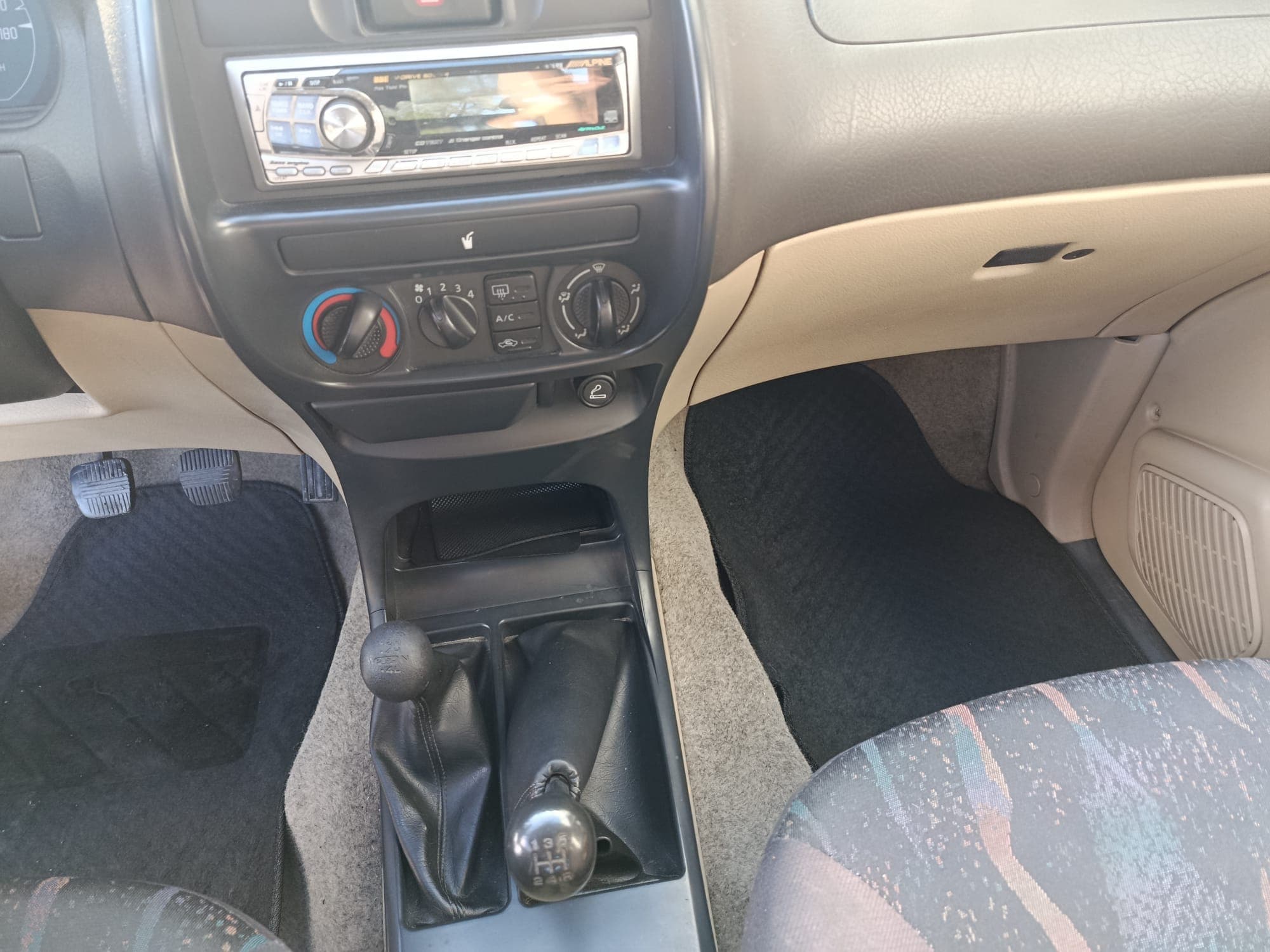 Nissan Terrano II R20-E · Ano 2000 — image 15