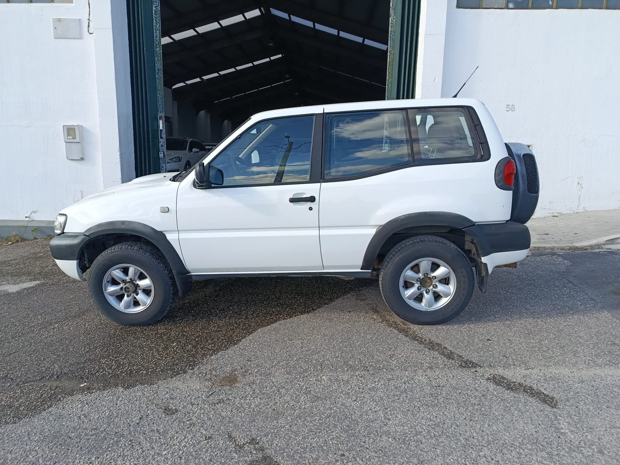 Nissan Terrano II R20-E · Ano 2000 — image 7