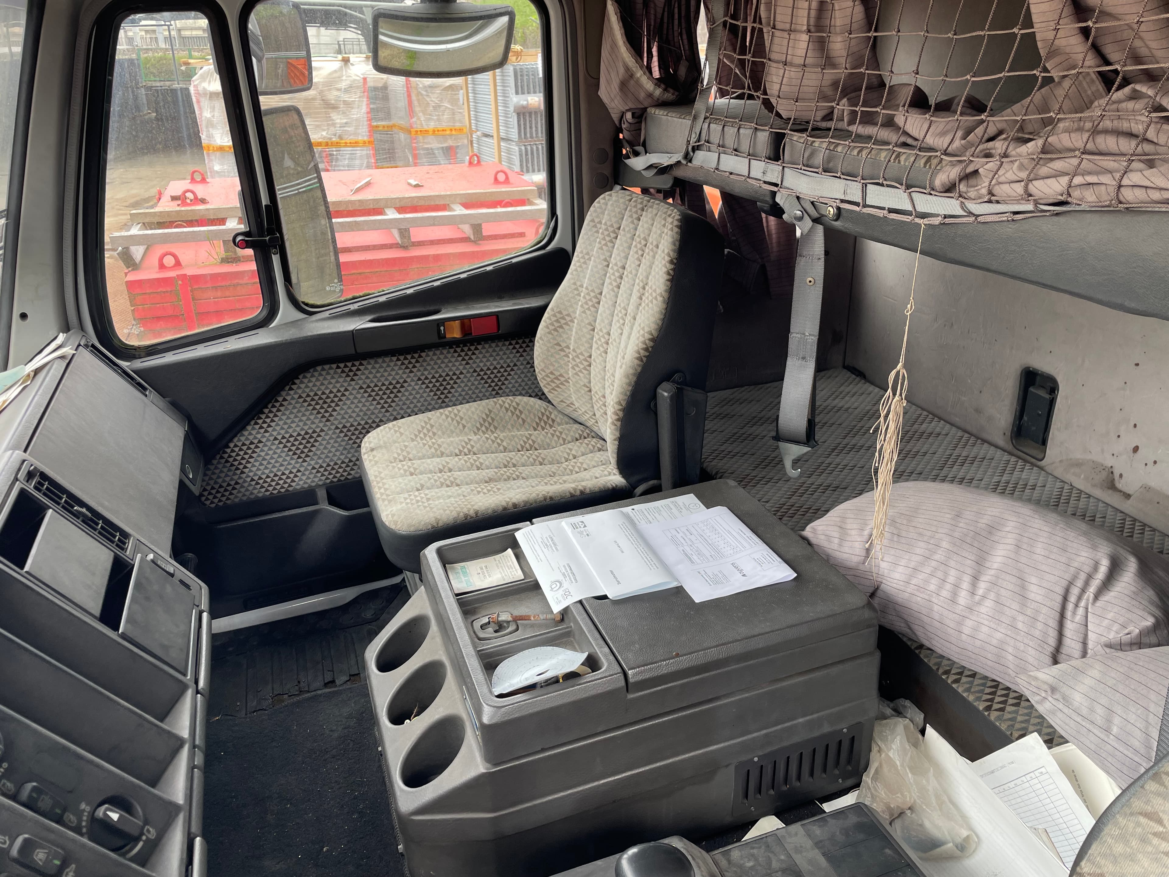 Mercedes-Benz SK 35 · Amo 1992 — imagen 8