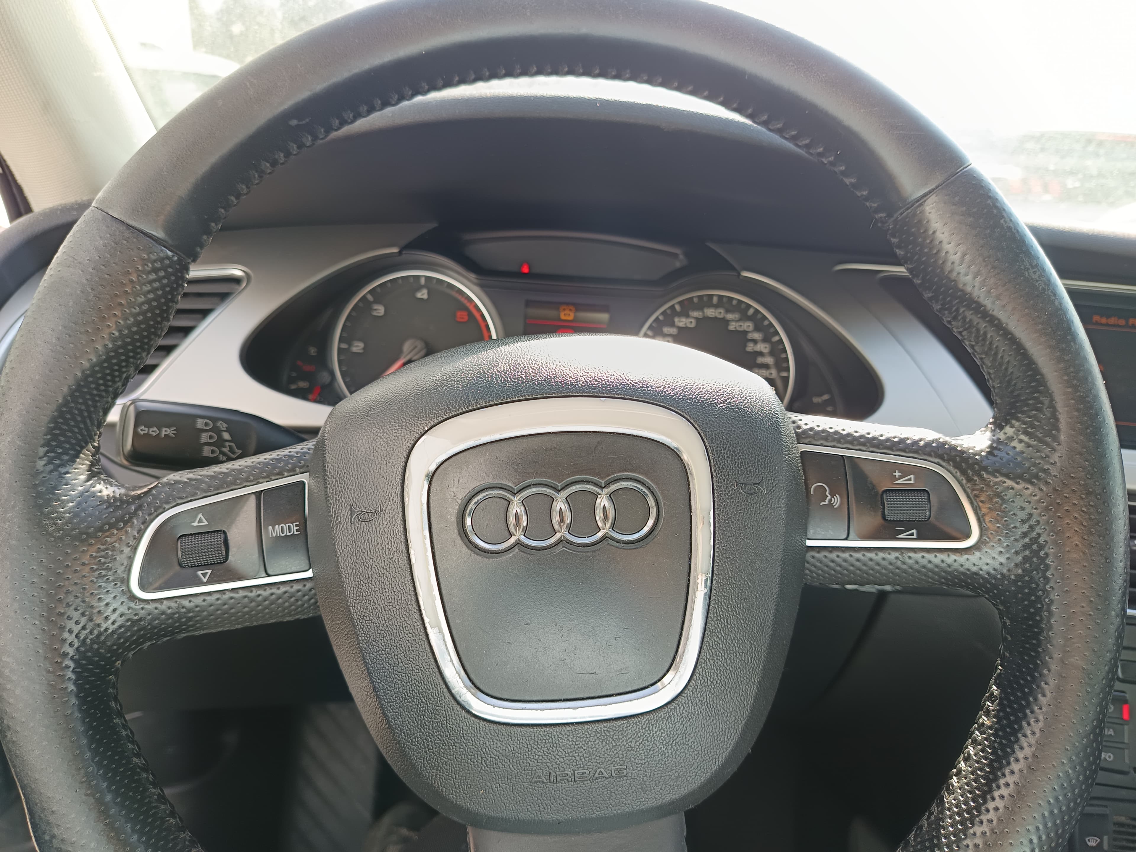Audi A4 · Ano 2009 — image 40