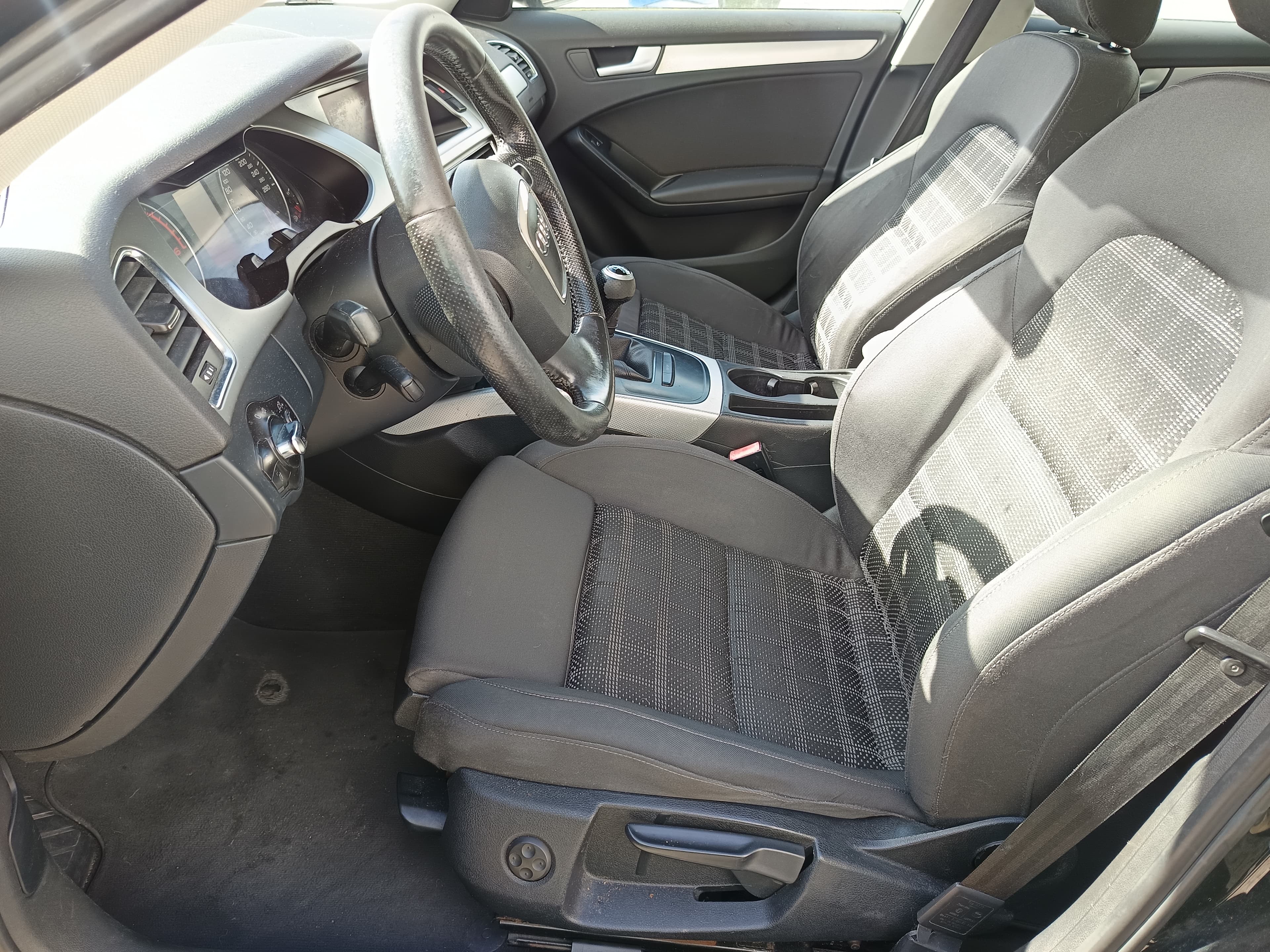Audi A4 · Ano 2009 — image 33