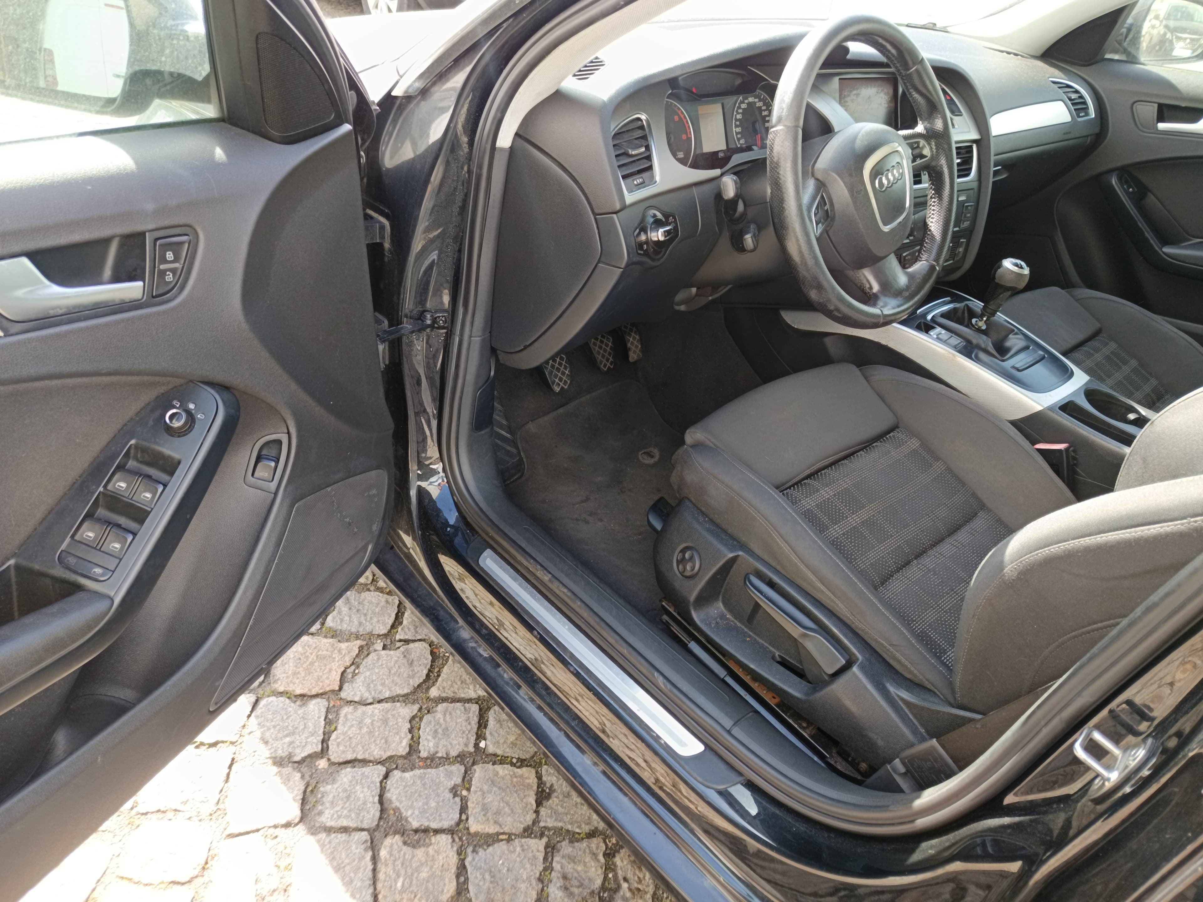 Audi A4 · Ano 2009 — image 31