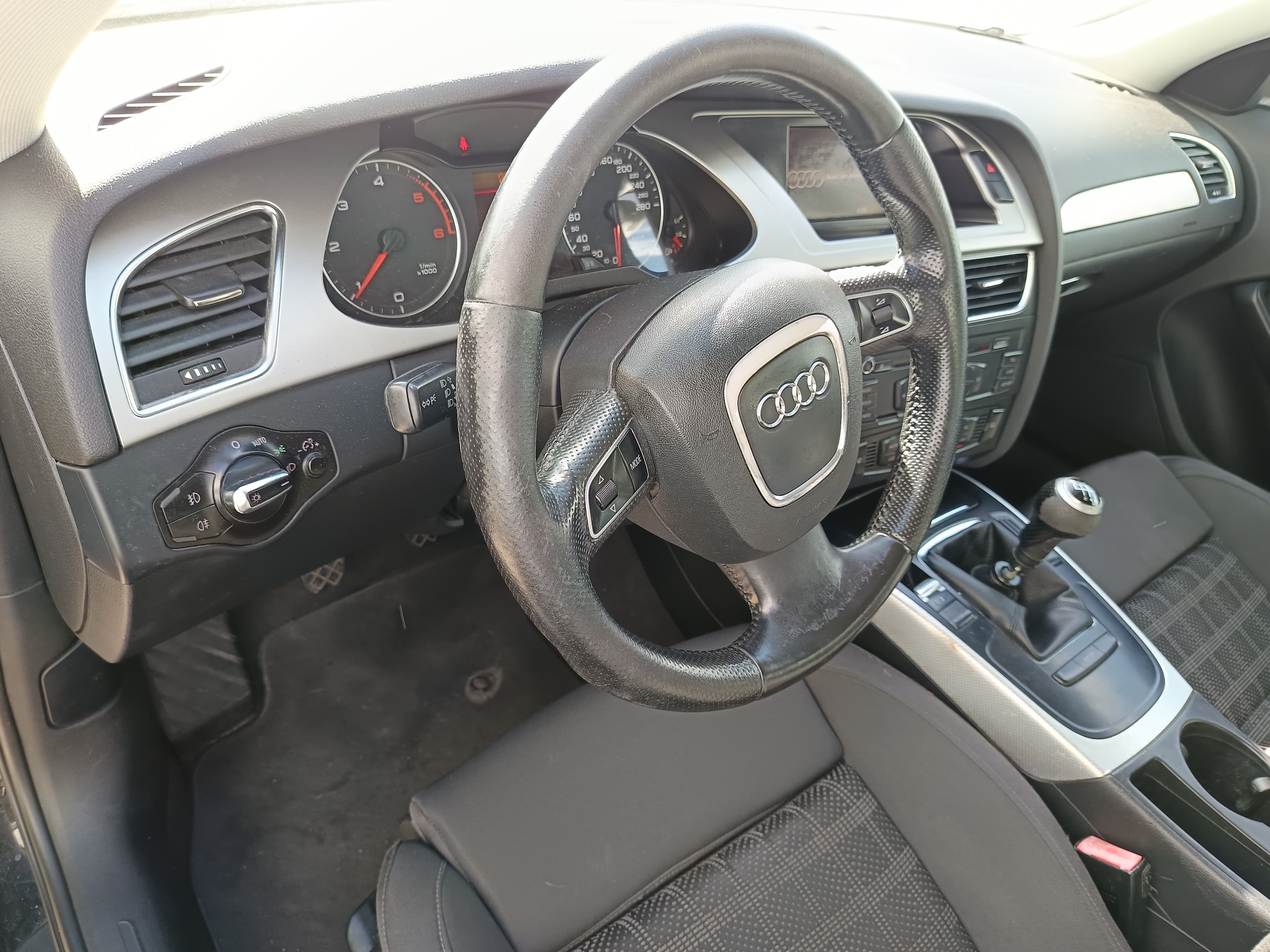 Audi A4 · Ano 2009 — image 35