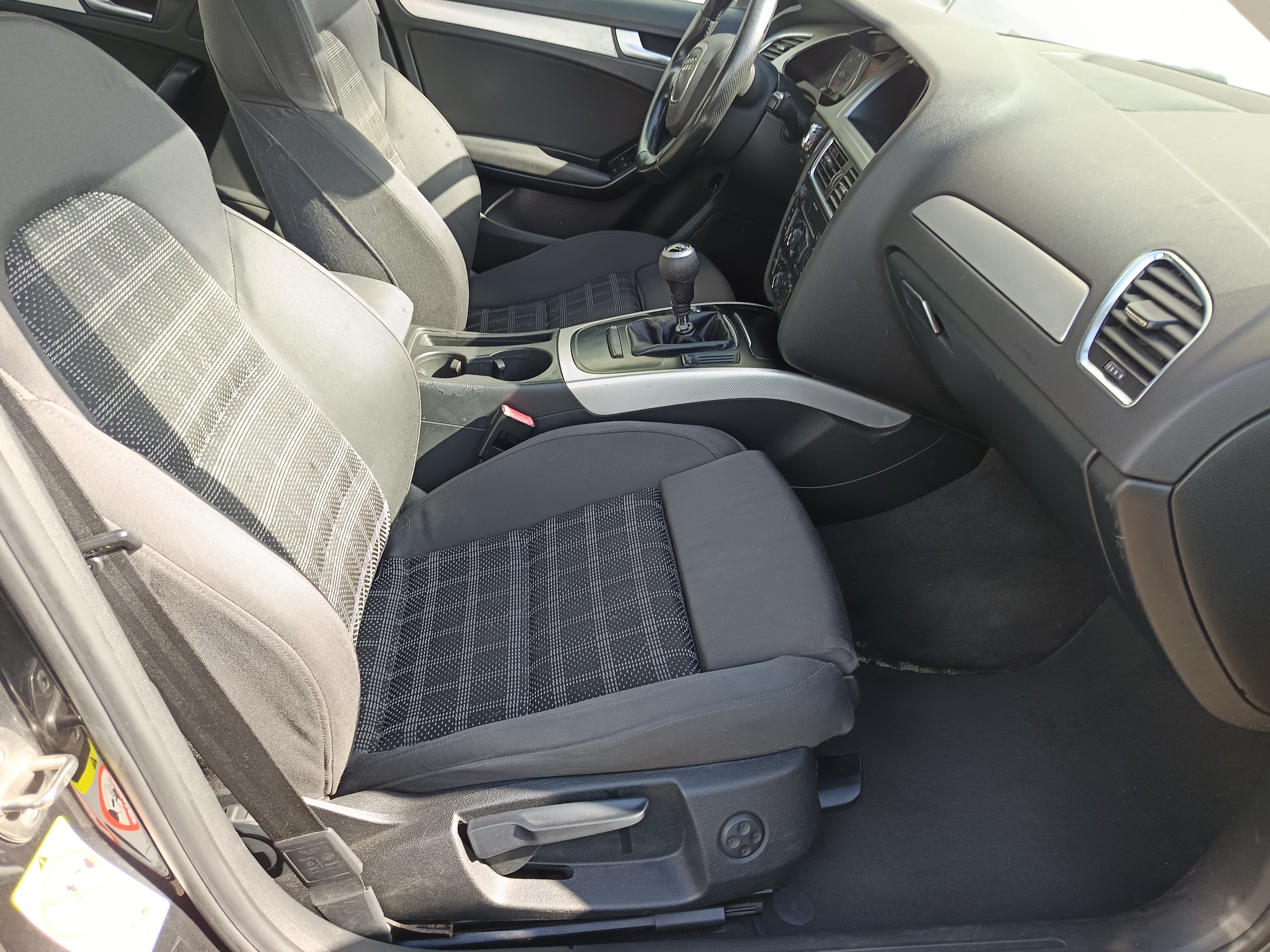 Audi A4 · Ano 2009 — image 27