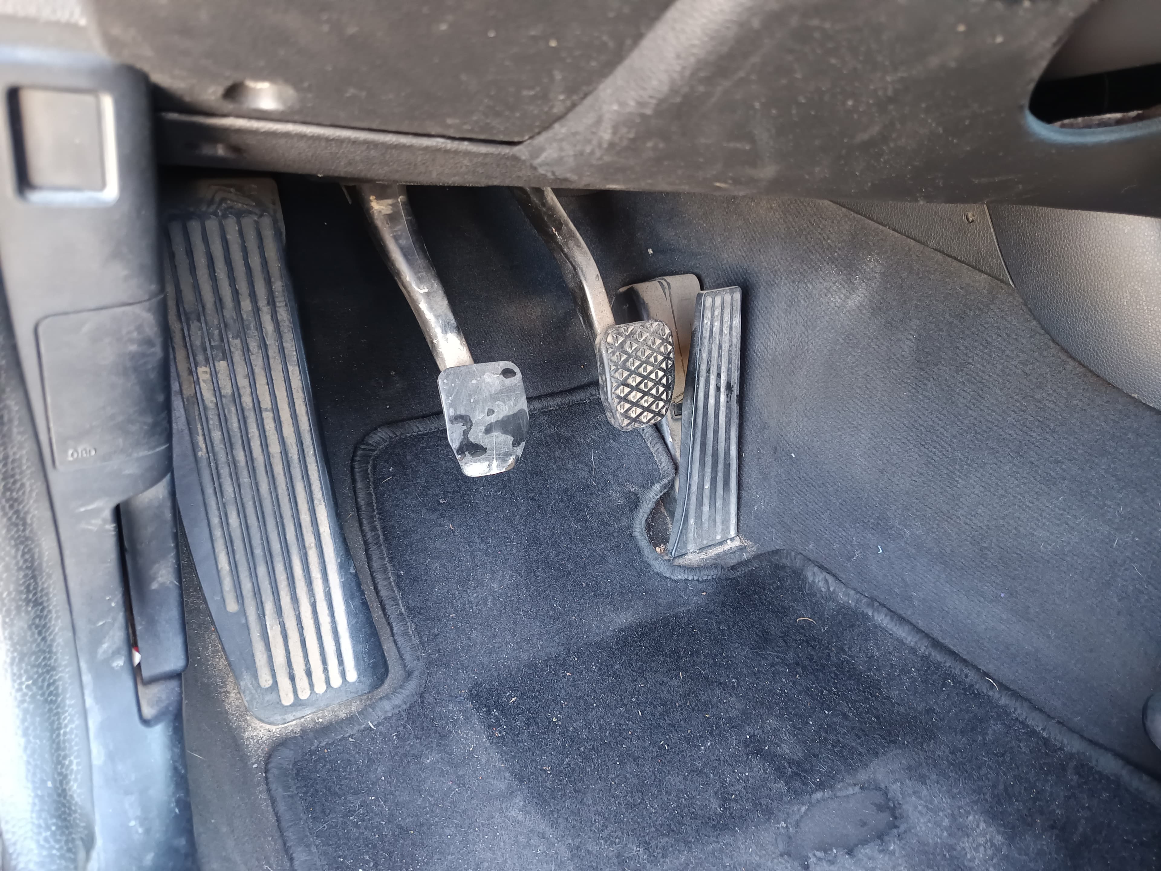BMW 118d · Ano 2007 — image 32